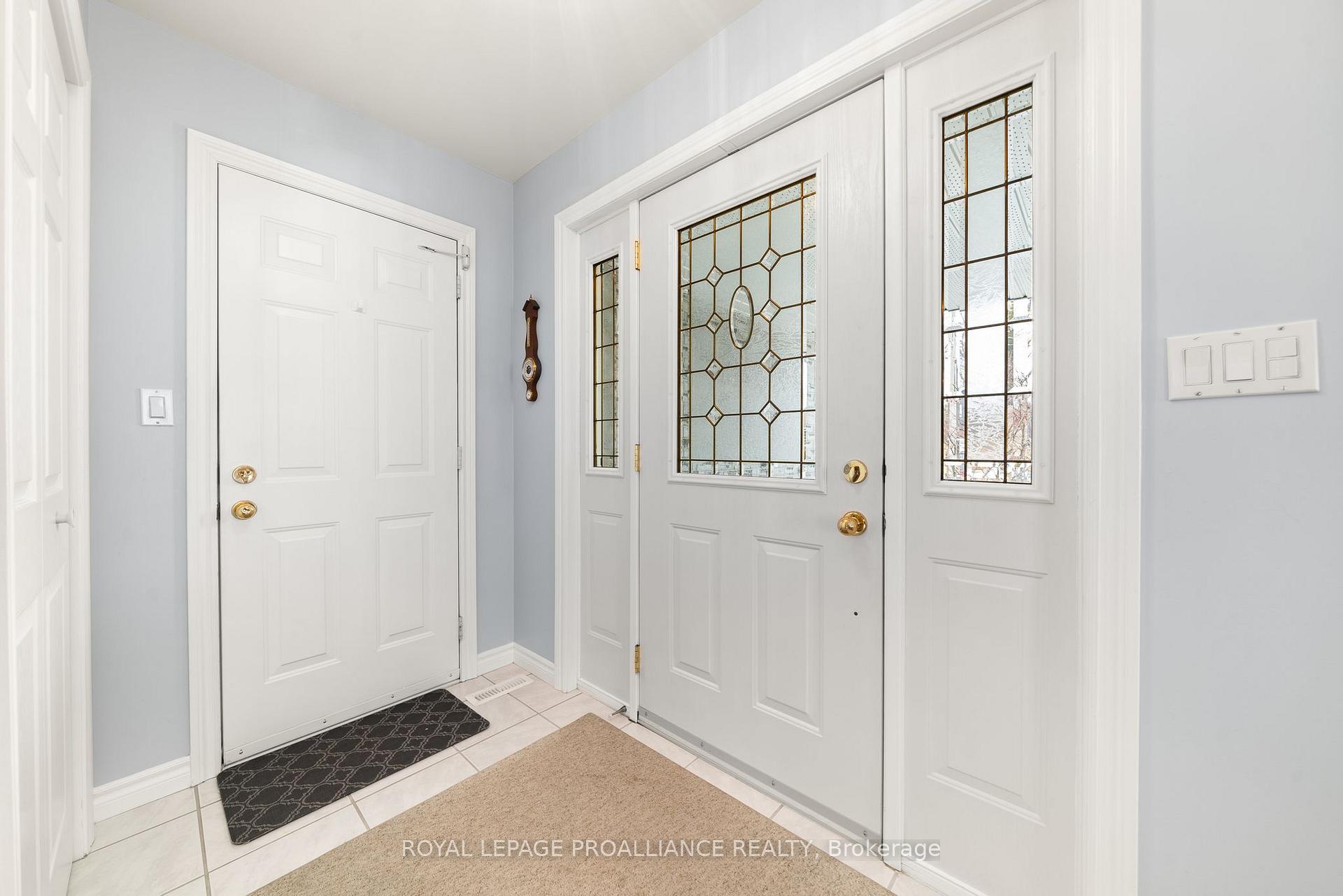 Photo 4 of 21 Grosvenor Drive, Belleville, Belleville Ward — HOMEH