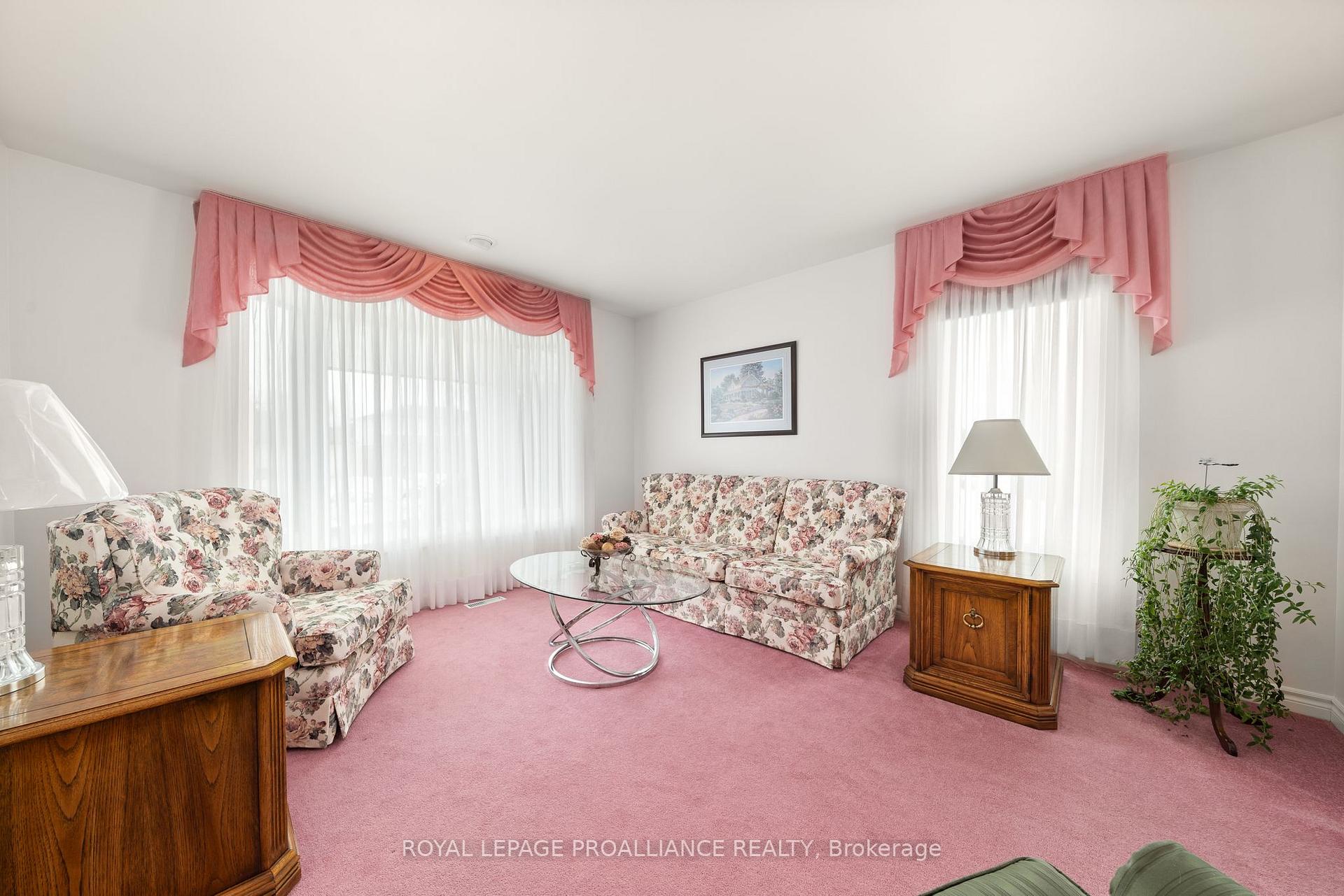 Photo 5 of 21 Grosvenor Drive, Belleville, Belleville Ward — HOMEH