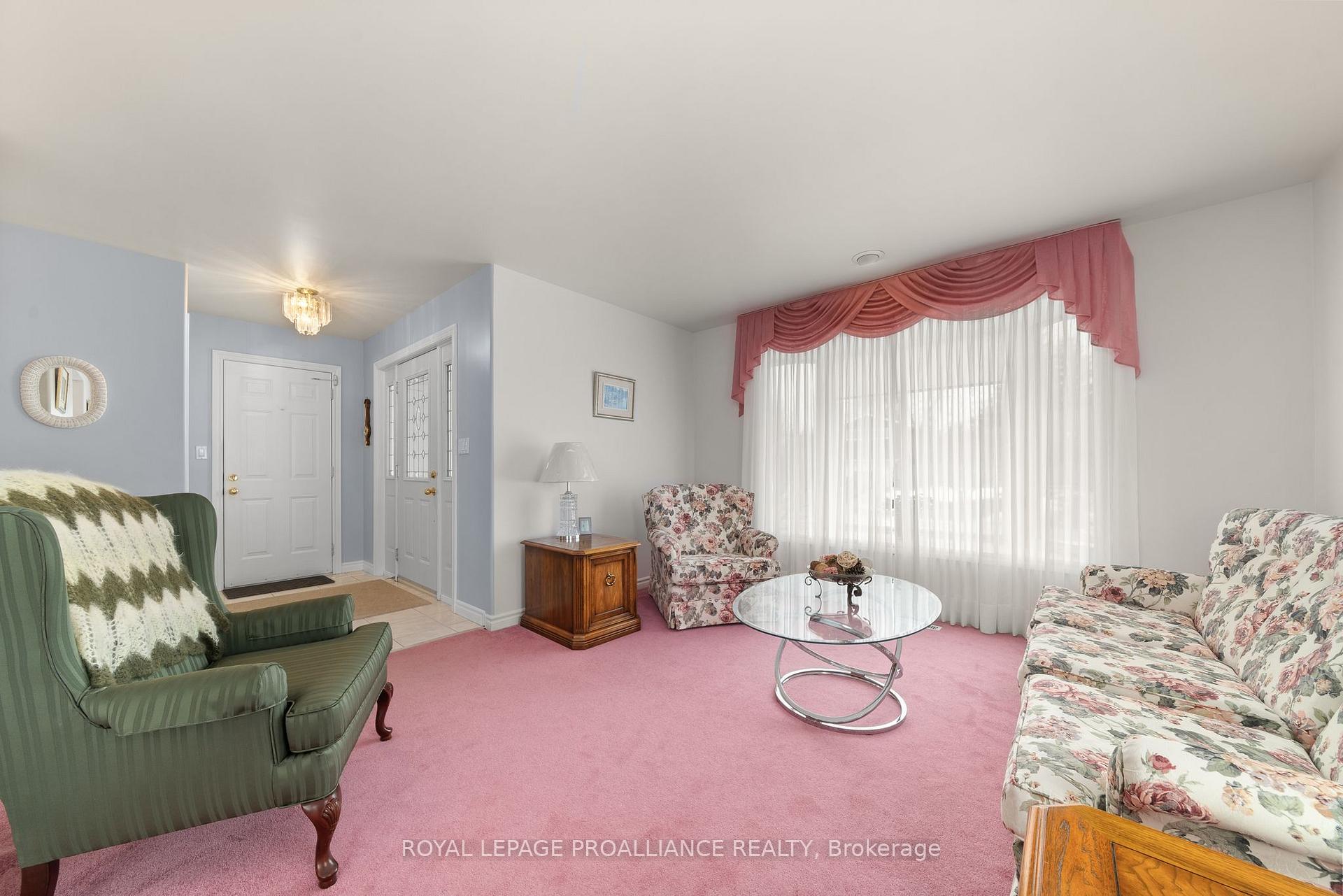 Photo 11 of 21 Grosvenor Drive, Belleville, Belleville Ward — HOMEH