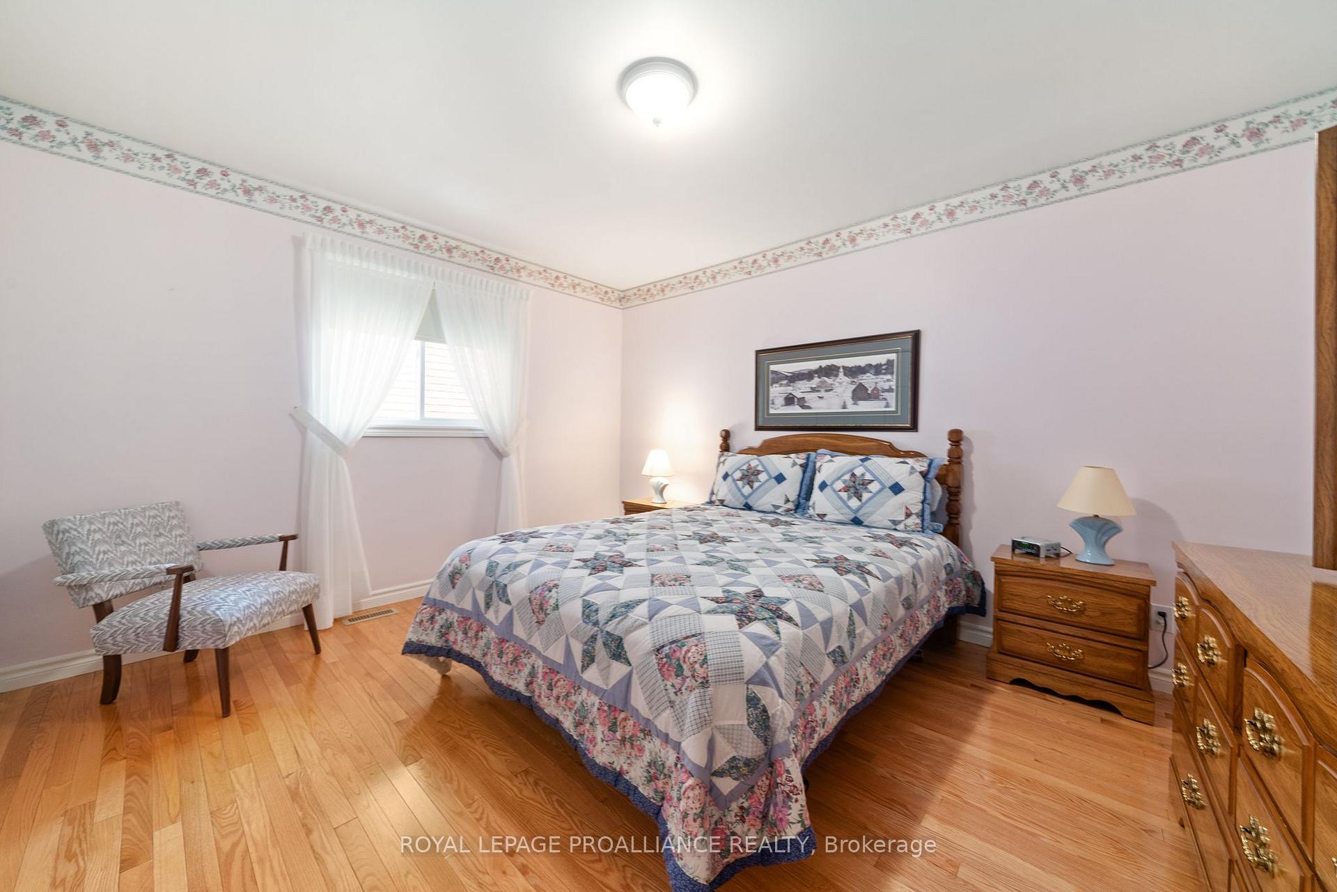 Photo 19 of 21 Grosvenor Drive, Belleville, Belleville Ward — HOMEH
