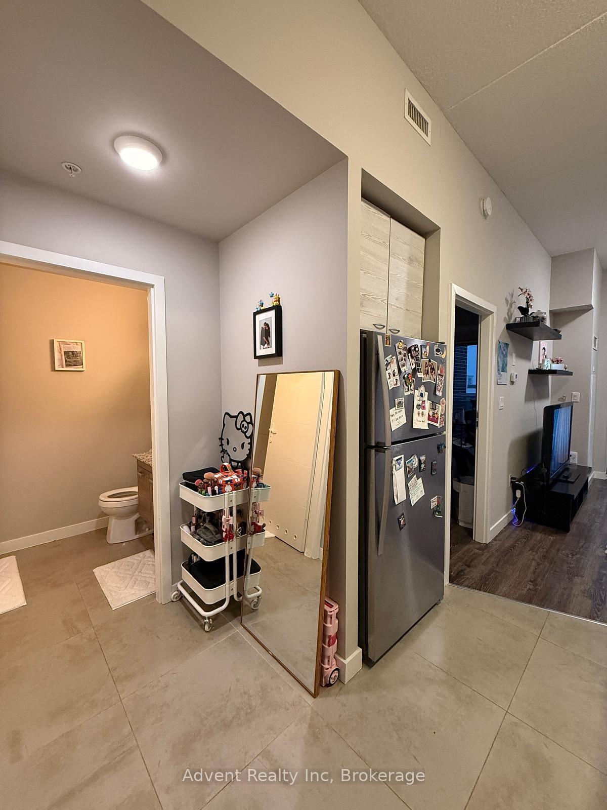 Photo 4 of Unit 821, 280 Lester Street, Waterloo, Beechwood/University — HOMEH
