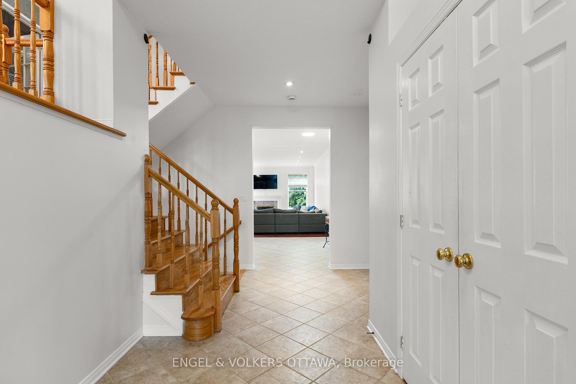 Photo 3 of 271 Berrigan Drive, Ottawa, Barrhaven - Longfields — HOMEH