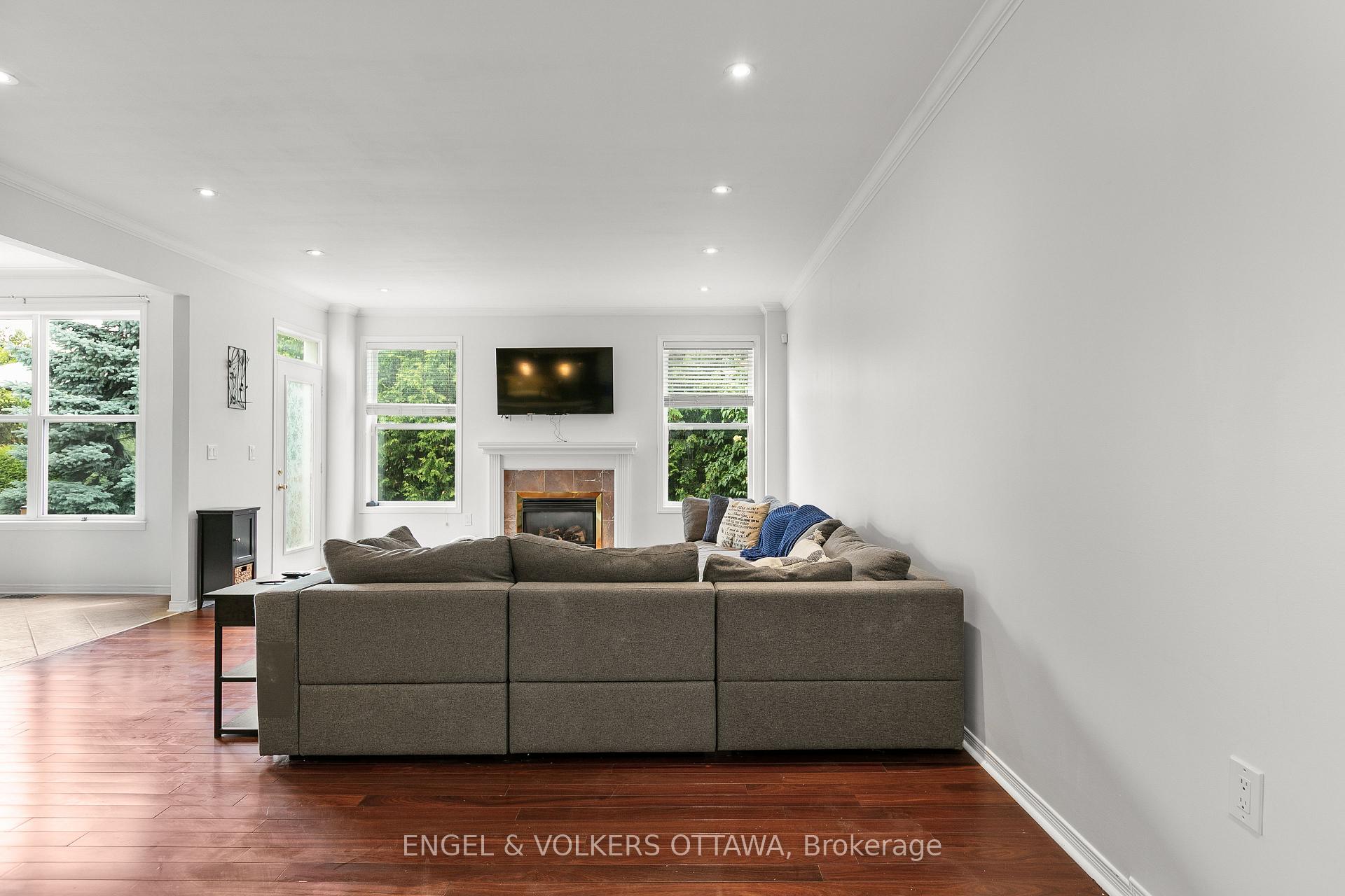Photo 6 of 271 Berrigan Drive, Ottawa, Barrhaven - Longfields — HOMEH