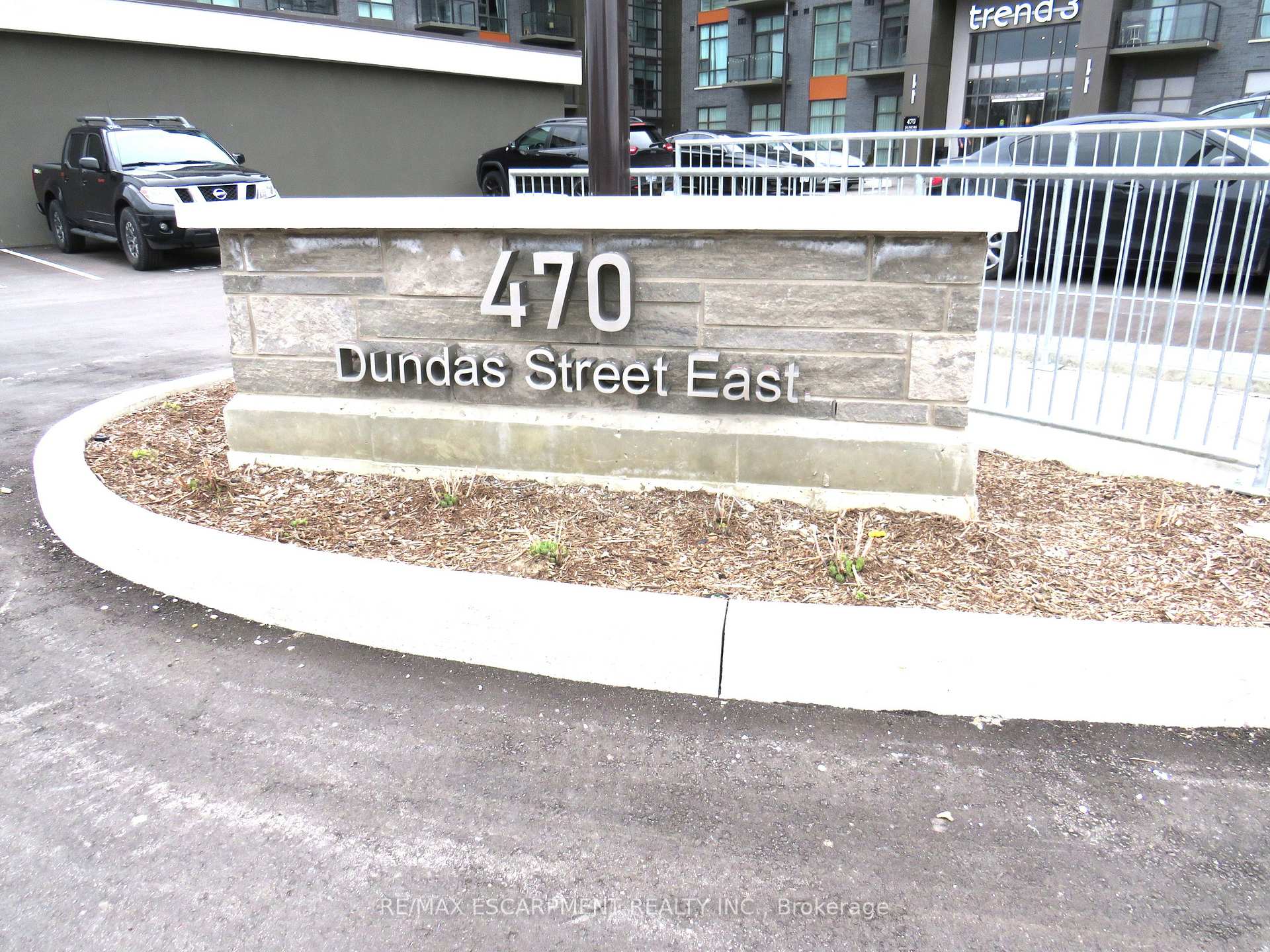Photo 3 of Unit 305, 470 Dundas Street E, Hamilton, Waterdown — HOMEH
