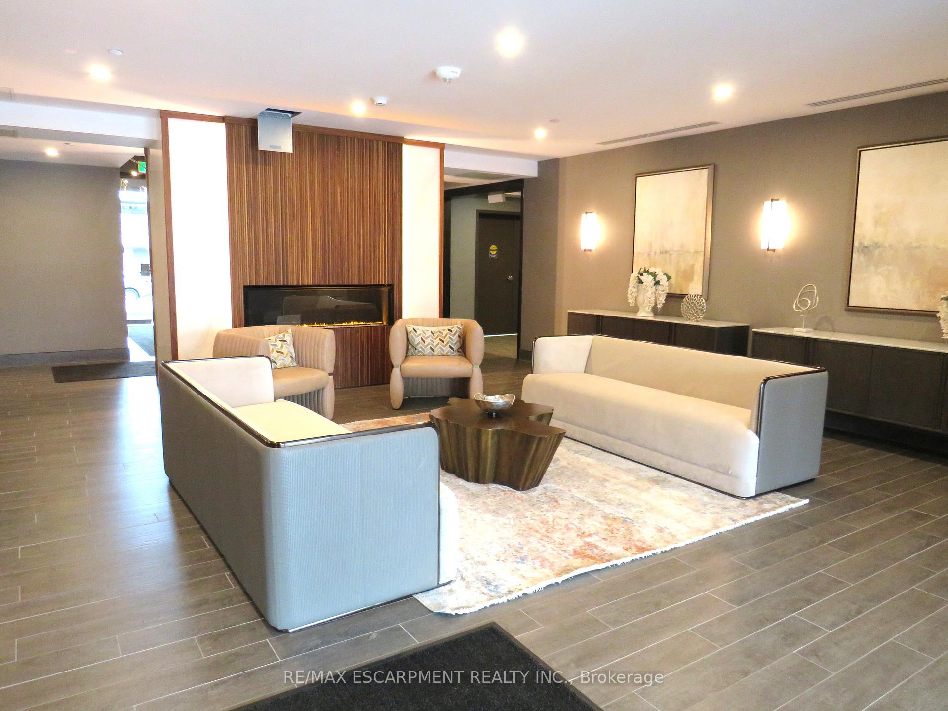 Photo 5 of Unit 305, 470 Dundas Street E, Hamilton, Waterdown — HOMEH