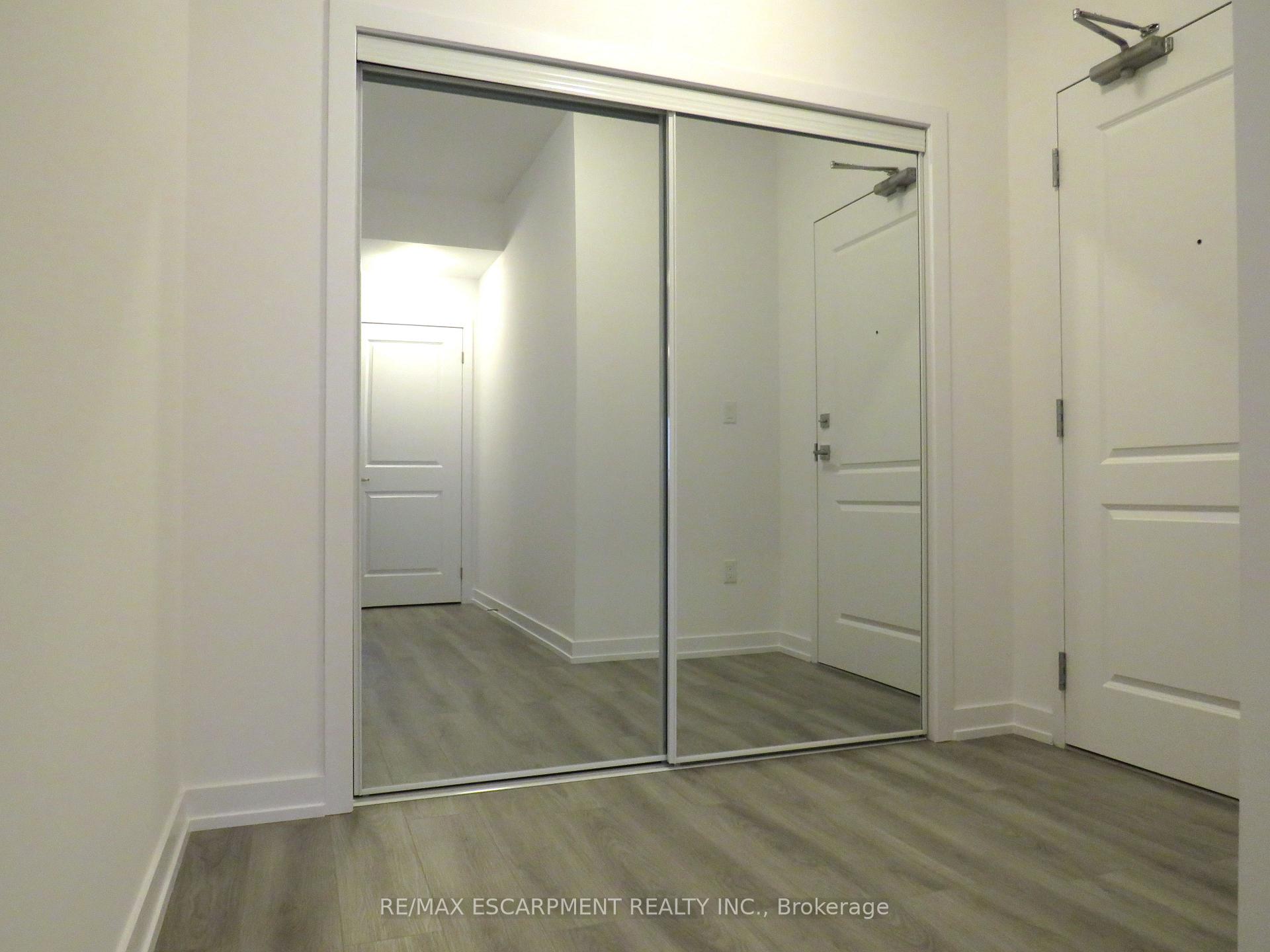 Photo 7 of Unit 305, 470 Dundas Street E, Hamilton, Waterdown — HOMEH