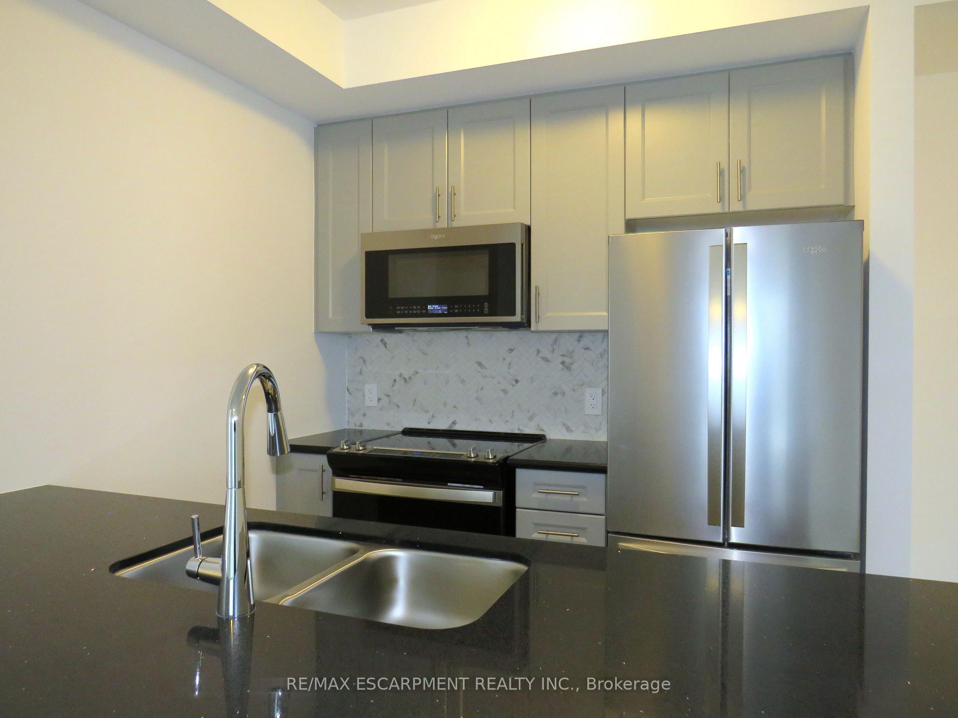 Photo 8 of Unit 305, 470 Dundas Street E, Hamilton, Waterdown — HOMEH