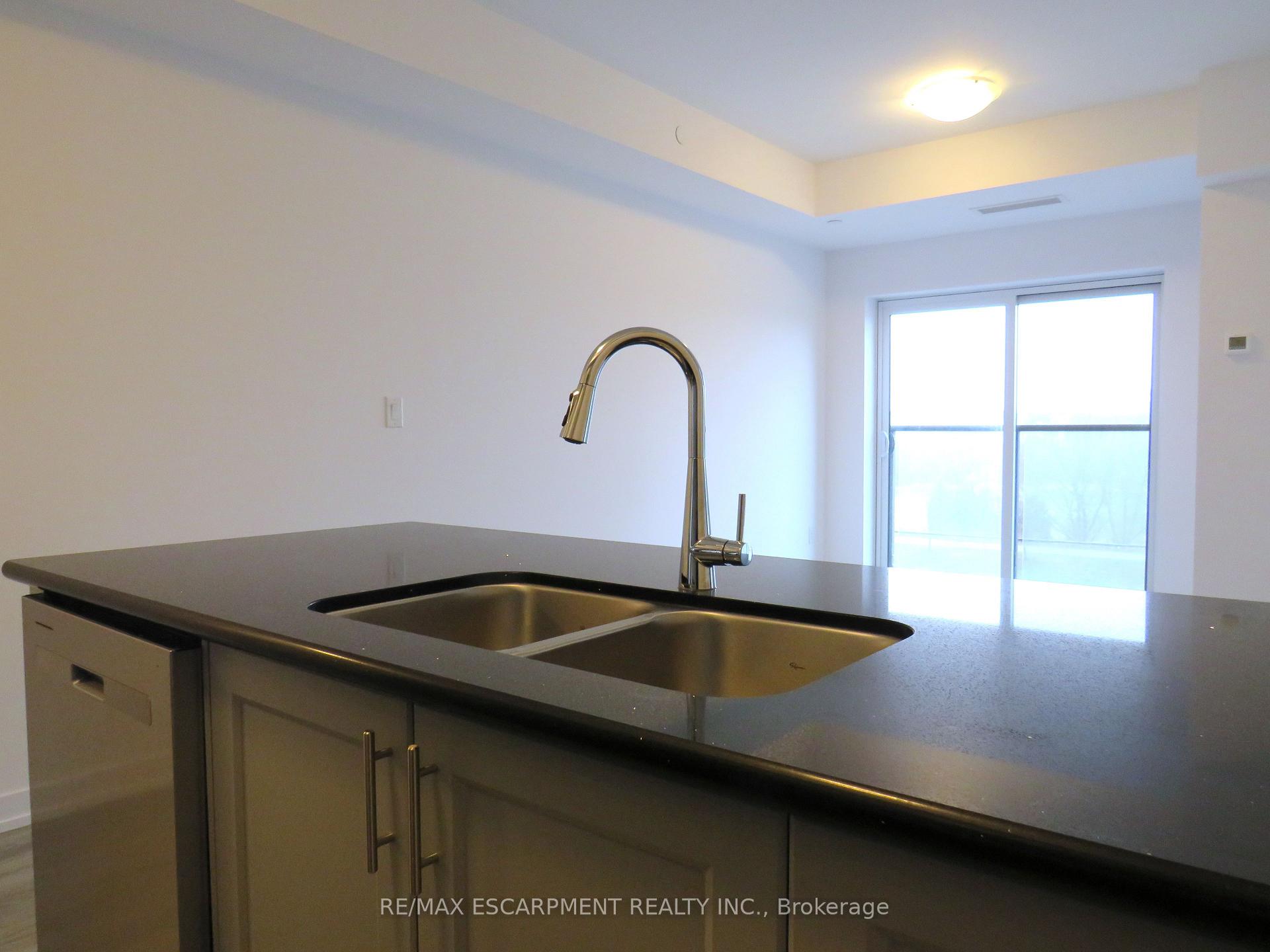 Photo 10 of Unit 305, 470 Dundas Street E, Hamilton, Waterdown — HOMEH
