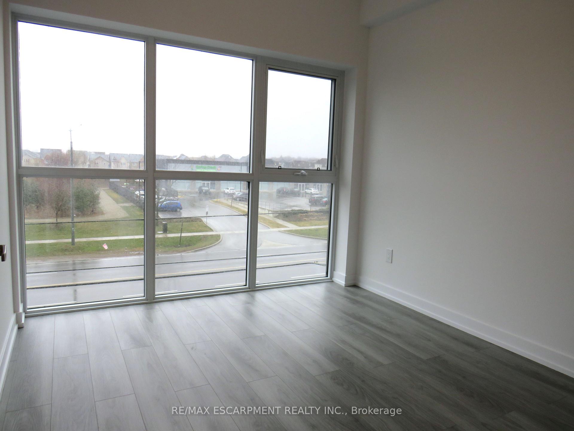 Photo 14 of Unit 305, 470 Dundas Street E, Hamilton, Waterdown — HOMEH