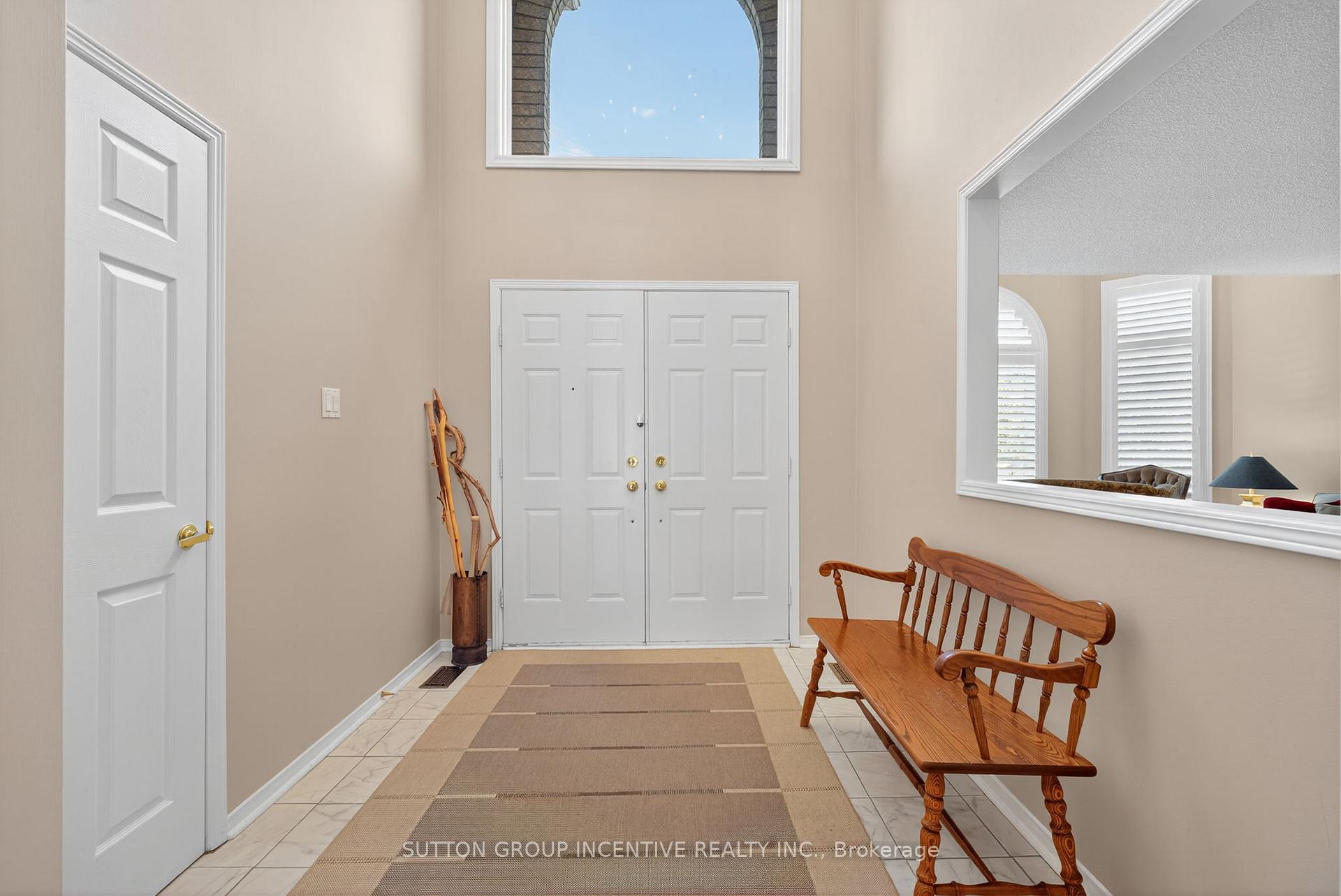 Photo 3 of 25 Brunton Crescent, Barrie, Painswick North — HOMEH