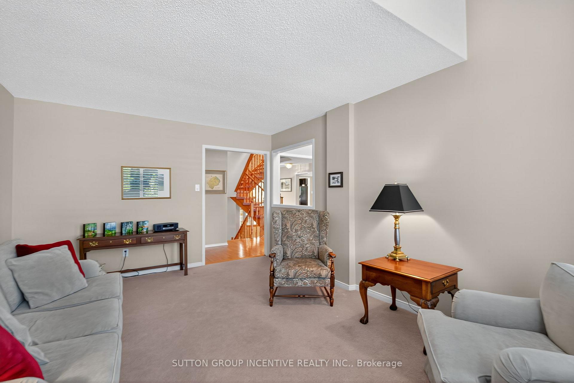 Photo 10 of 25 Brunton Crescent, Barrie, Painswick North — HOMEH
