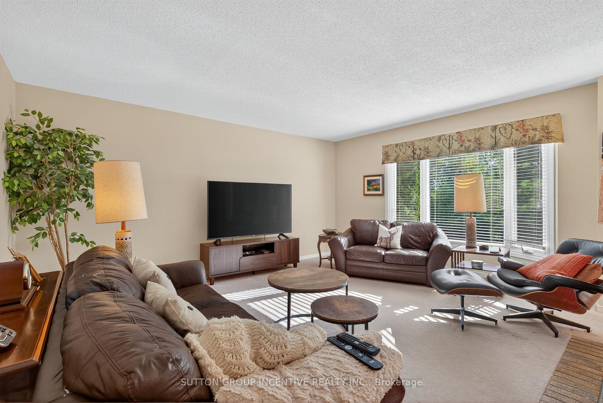 Photo 11 of 25 Brunton Crescent, Barrie, Painswick North — HOMEH