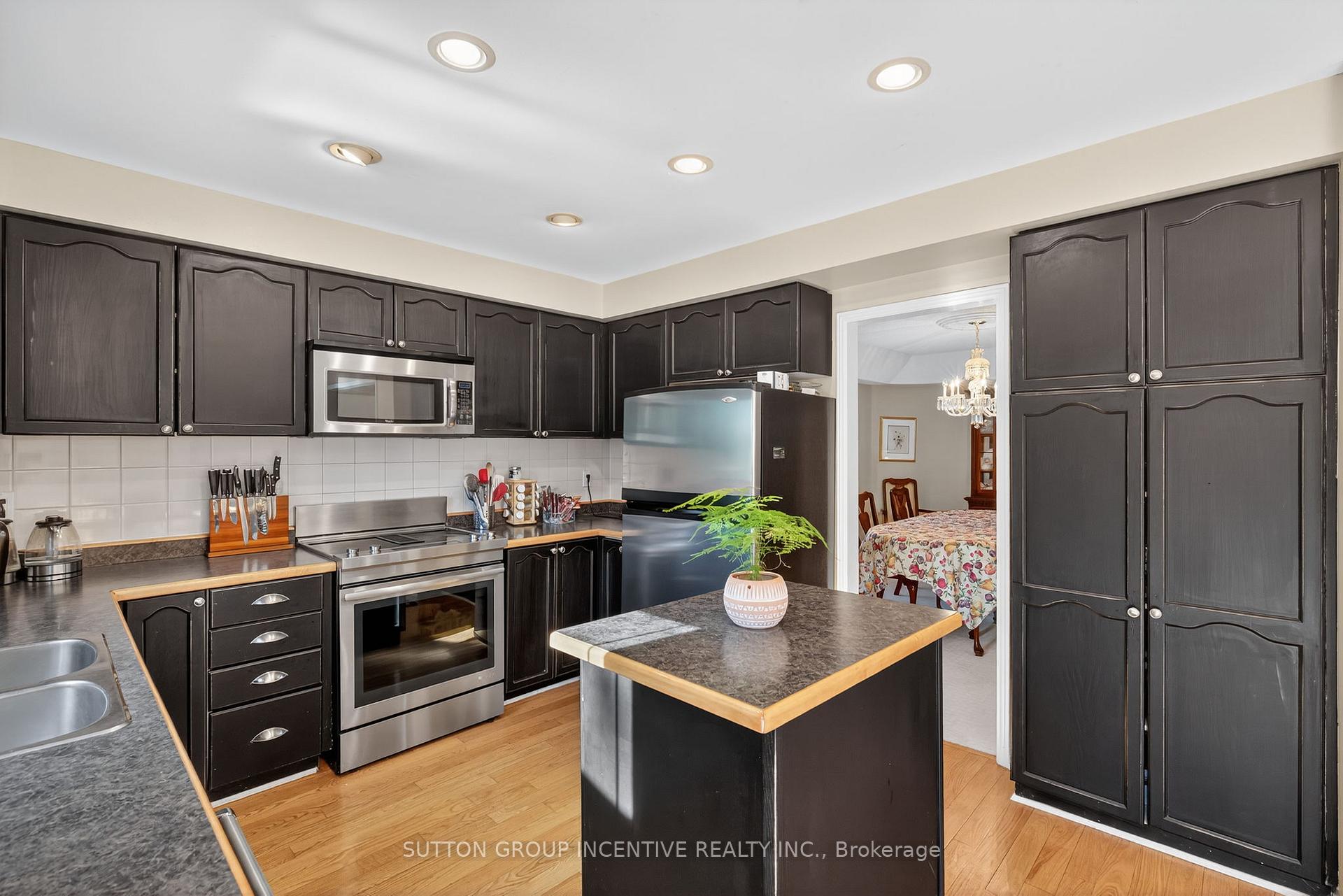 Photo 12 of 25 Brunton Crescent, Barrie, Painswick North — HOMEH