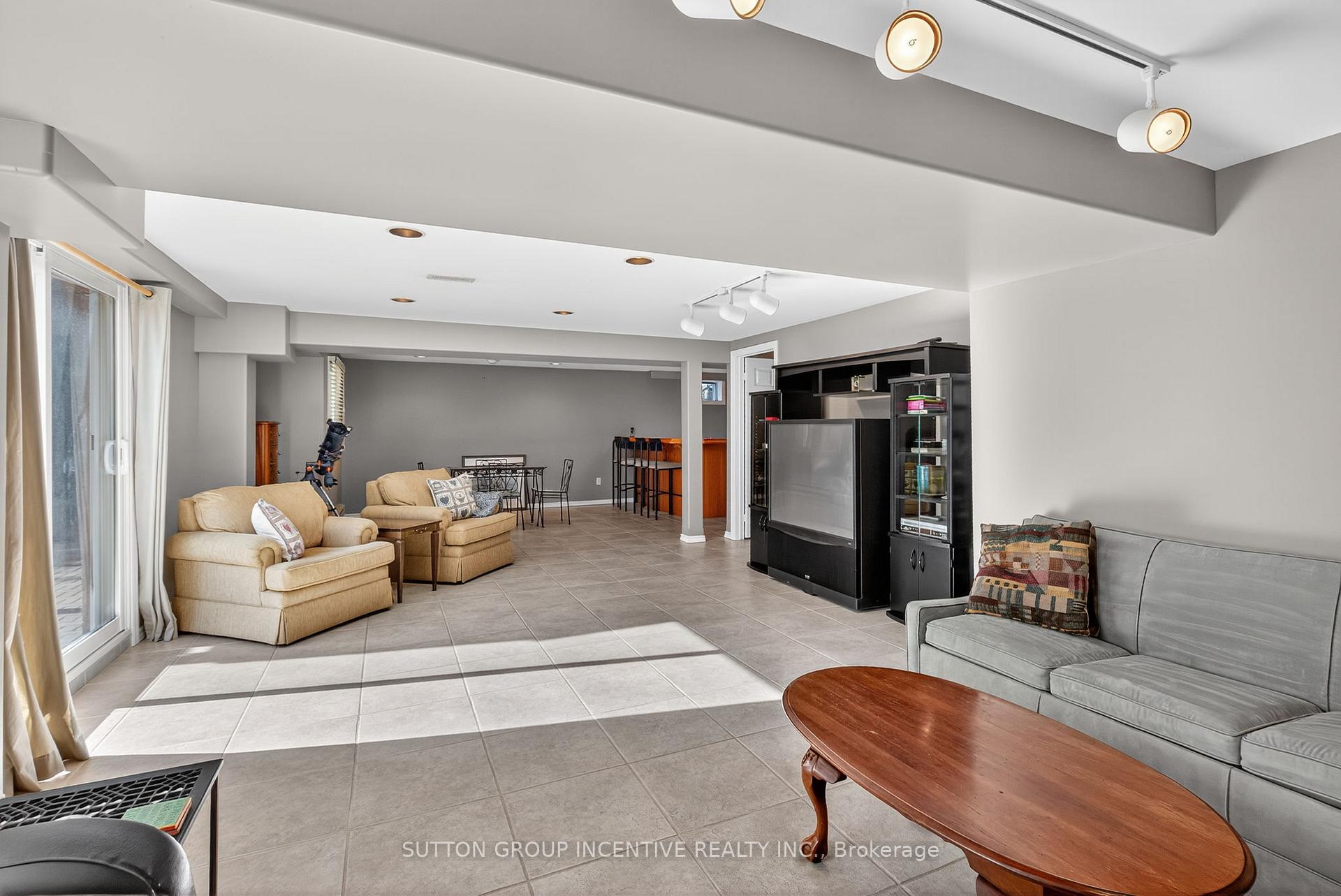 Photo 28 of 25 Brunton Crescent, Barrie, Painswick North — HOMEH