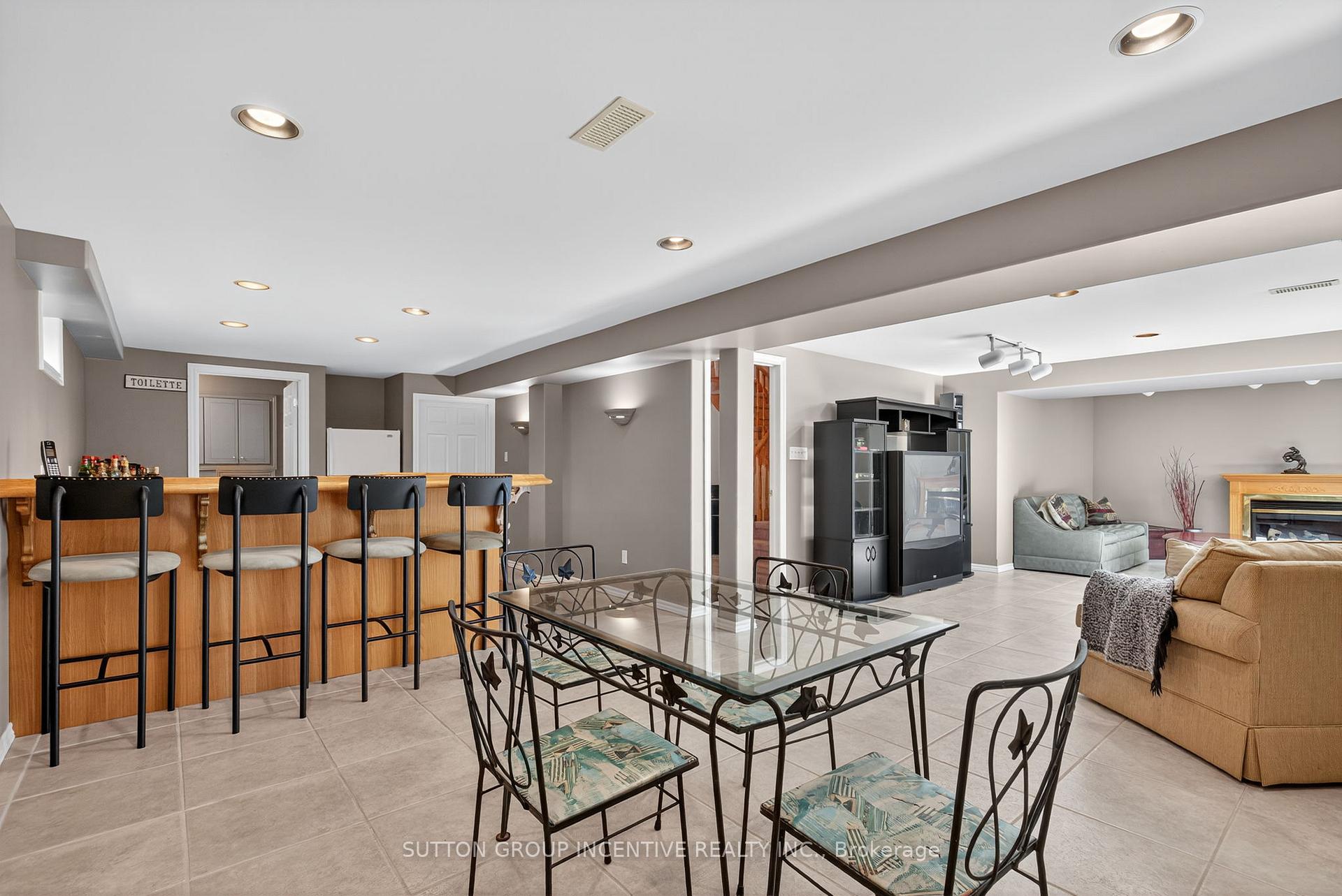 Photo 33 of 25 Brunton Crescent, Barrie, Painswick North — HOMEH