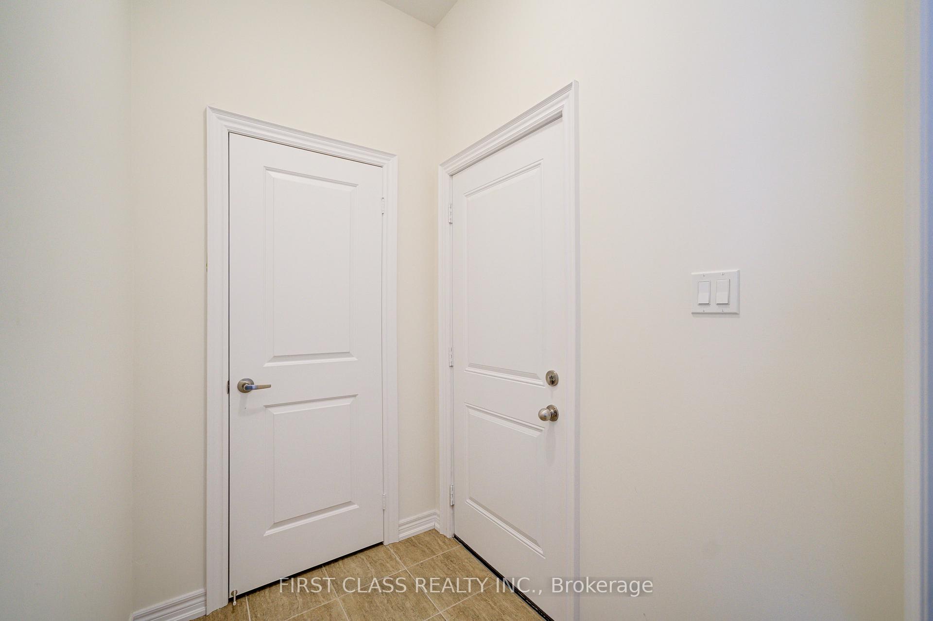 Photo 33 of 37 Badgerow Way, Aurora, Rural Aurora — HOMEH