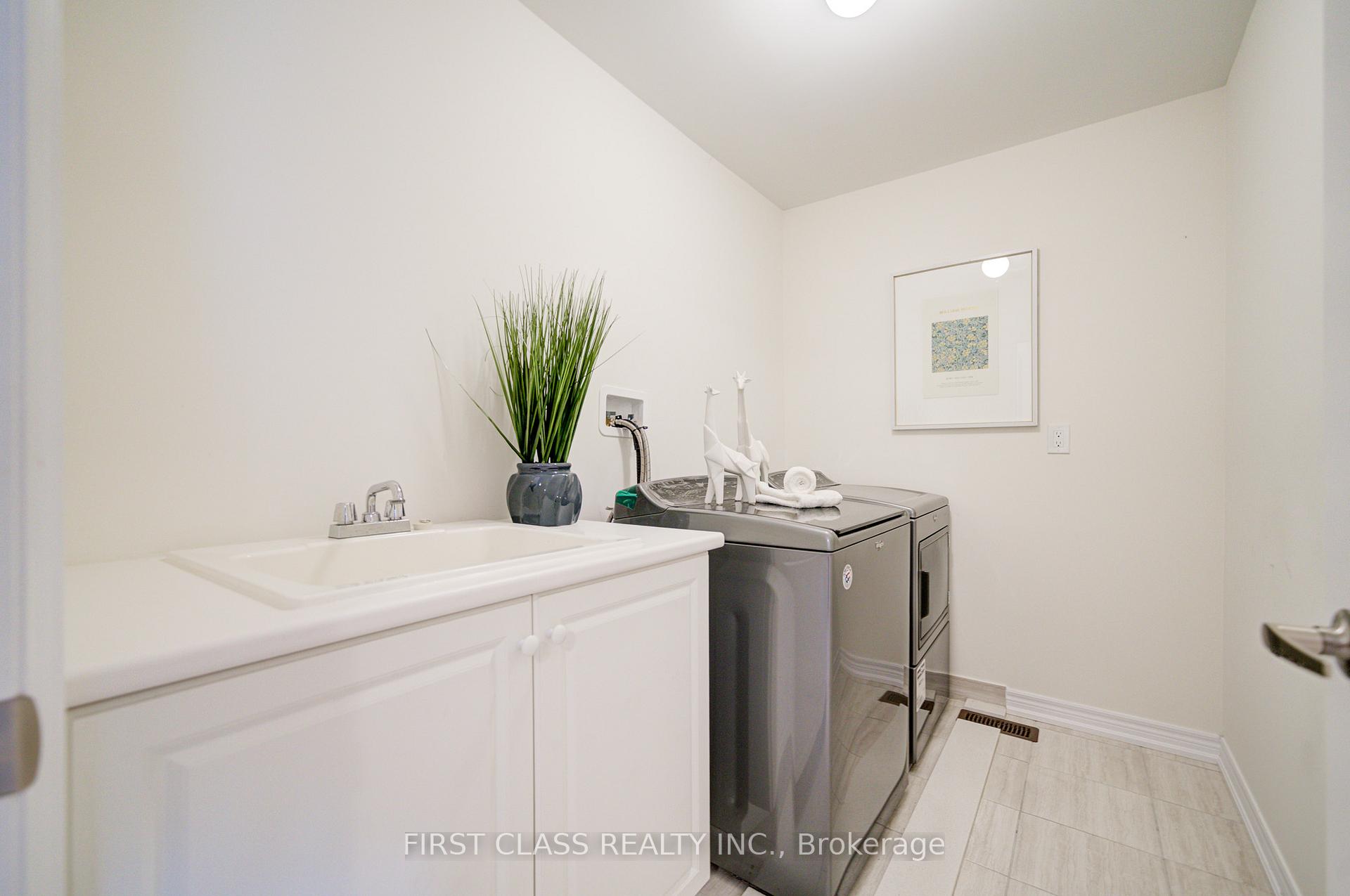 Photo 31 of 37 Badgerow Way, Aurora, Rural Aurora — HOMEH