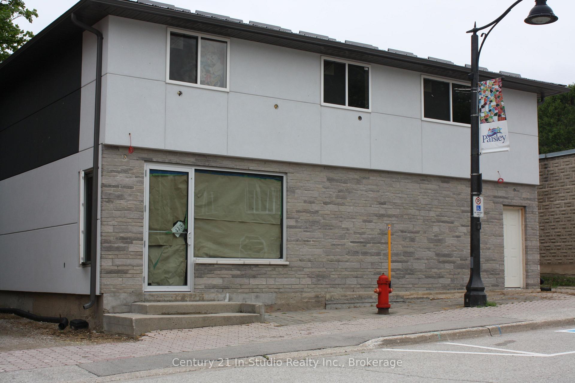 Front of Unit Unit B, 413 Queen Street