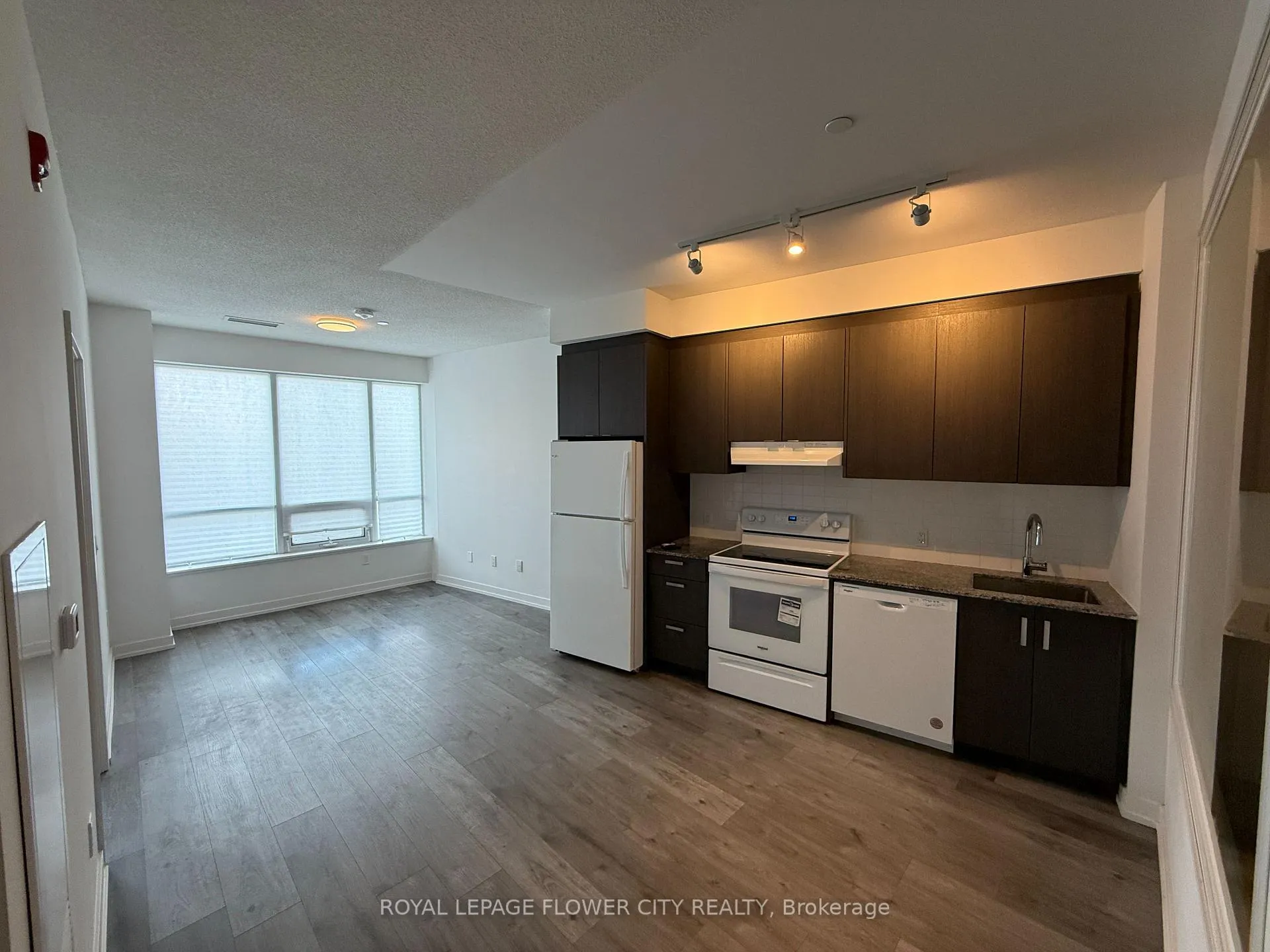 Photo 2 of Unit 114, 1010 Dundas Street E, Whitby, Pringle Creek — HOMEH