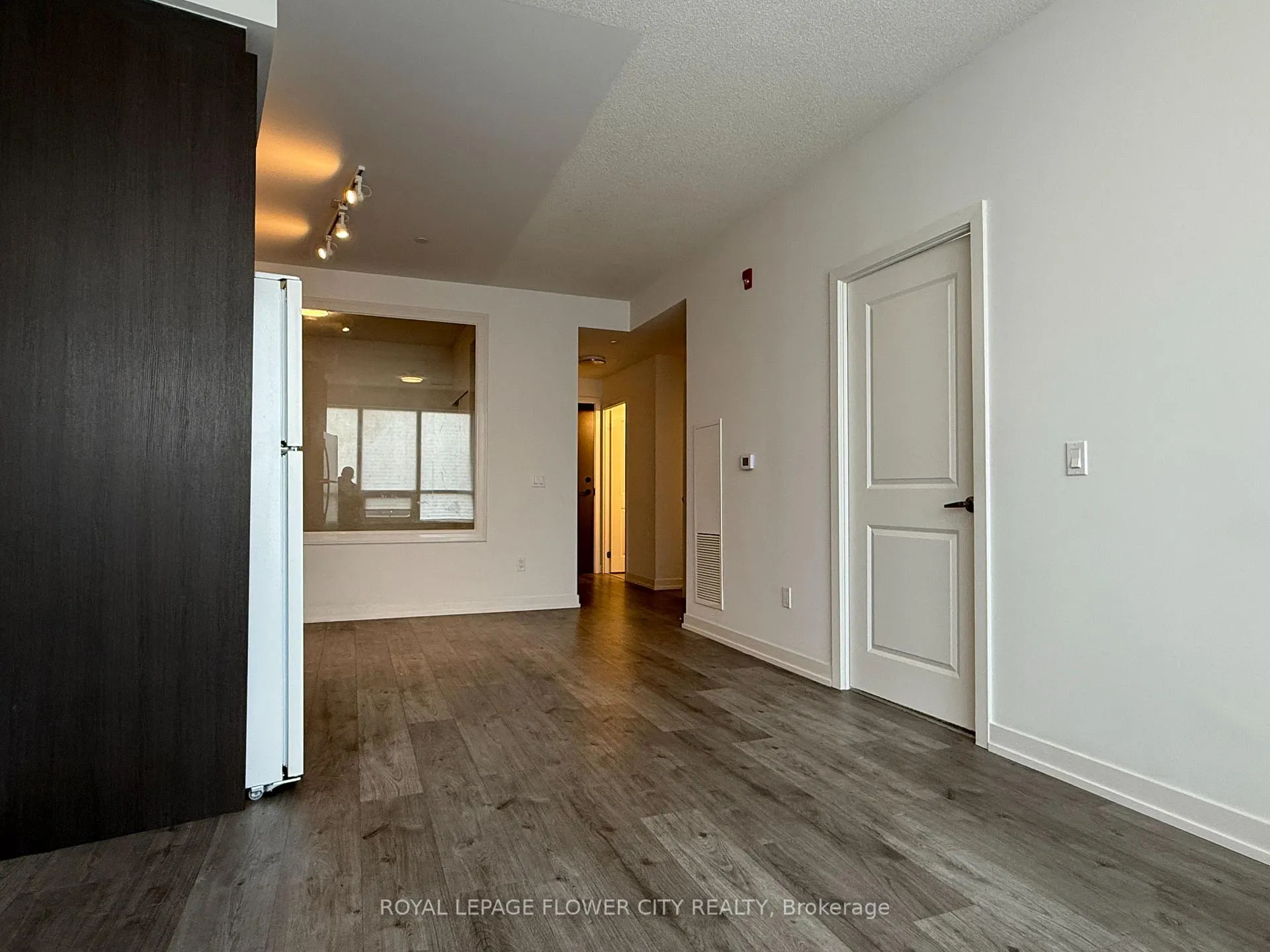 Photo 3 of Unit 114, 1010 Dundas Street E, Whitby, Pringle Creek — HOMEH