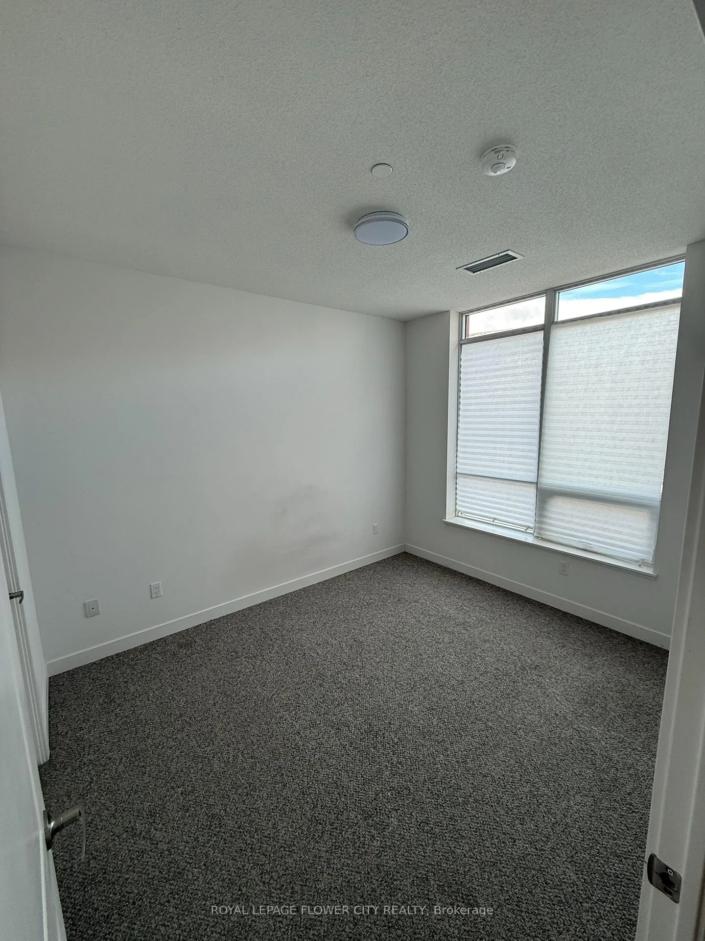 Photo 5 of Unit 114, 1010 Dundas Street E, Whitby, Pringle Creek — HOMEH