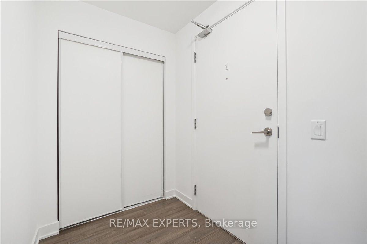 Photo 6 of Unit 209, 681 Yonge Street, Barrie, Painswick South — HOMEH