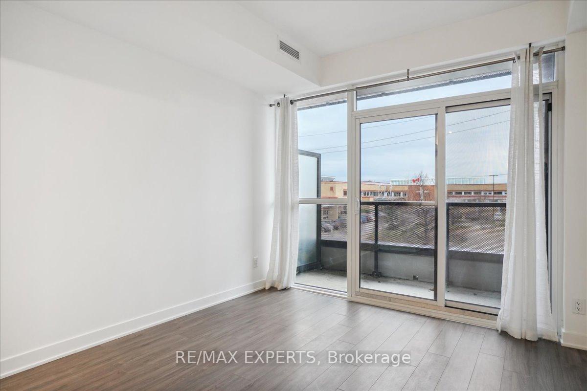 Photo 12 of Unit 209, 681 Yonge Street, Barrie, Painswick South — HOMEH