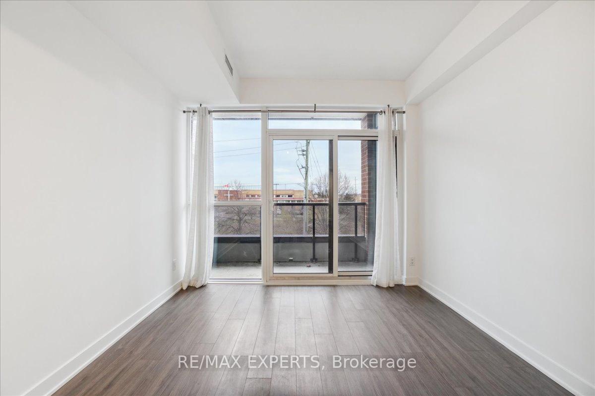 Photo 13 of Unit 209, 681 Yonge Street, Barrie, Painswick South — HOMEH