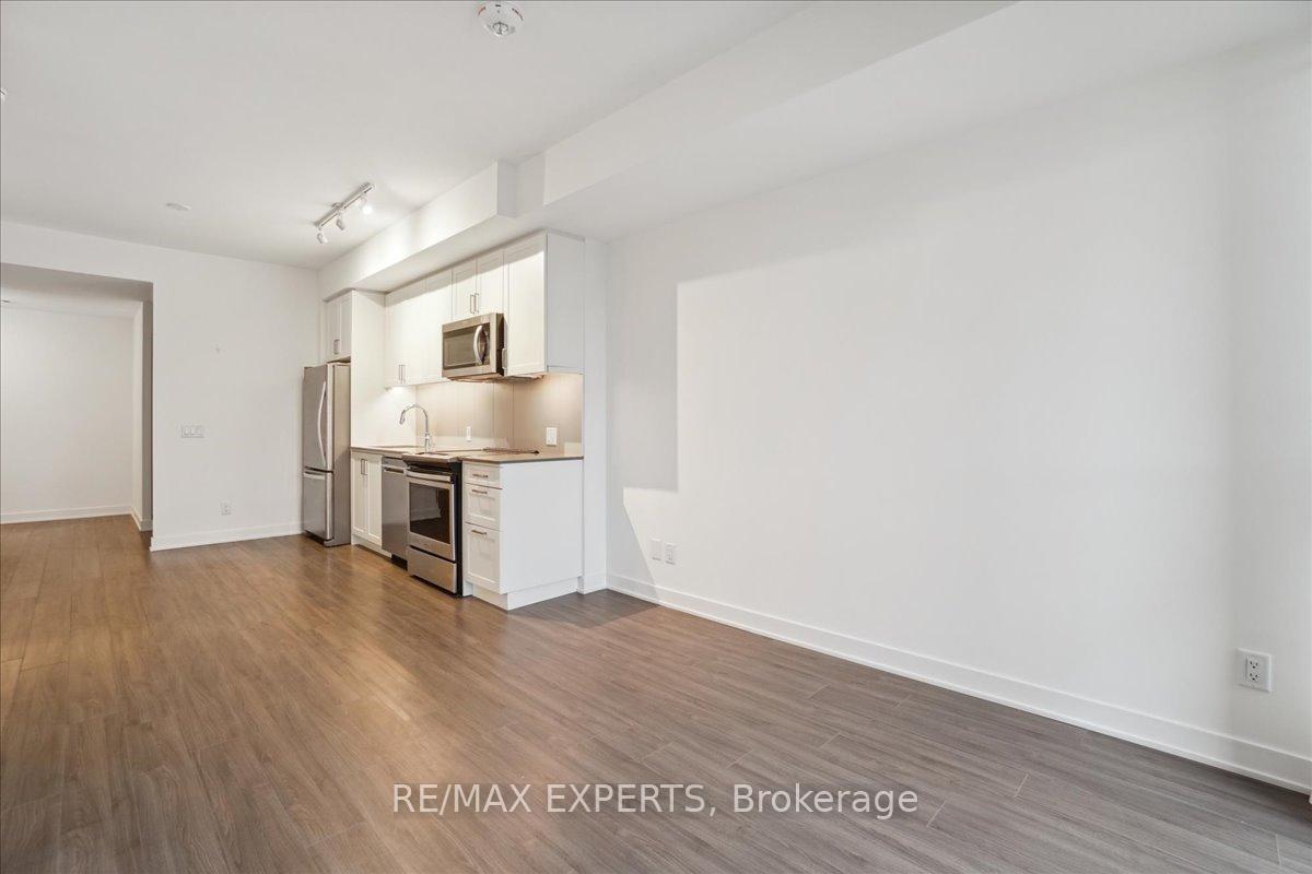 Photo 14 of Unit 209, 681 Yonge Street, Barrie, Painswick South — HOMEH