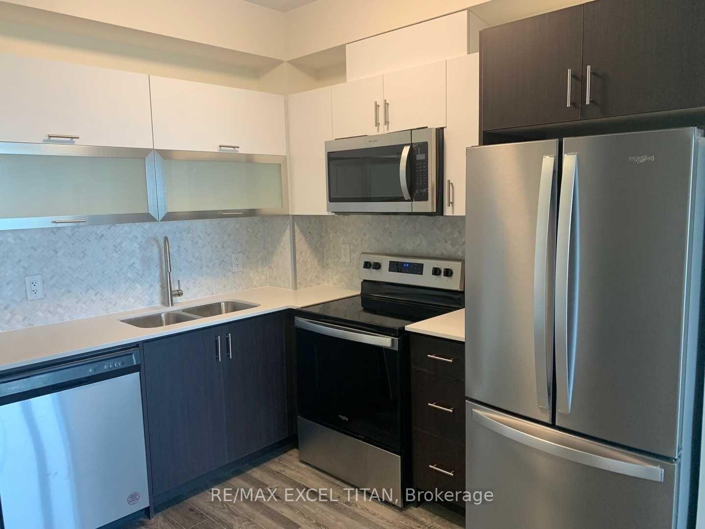 Photo 3 of Unit 901, 128 King Street N, Waterloo, Downtown Waterloo — HOMEH