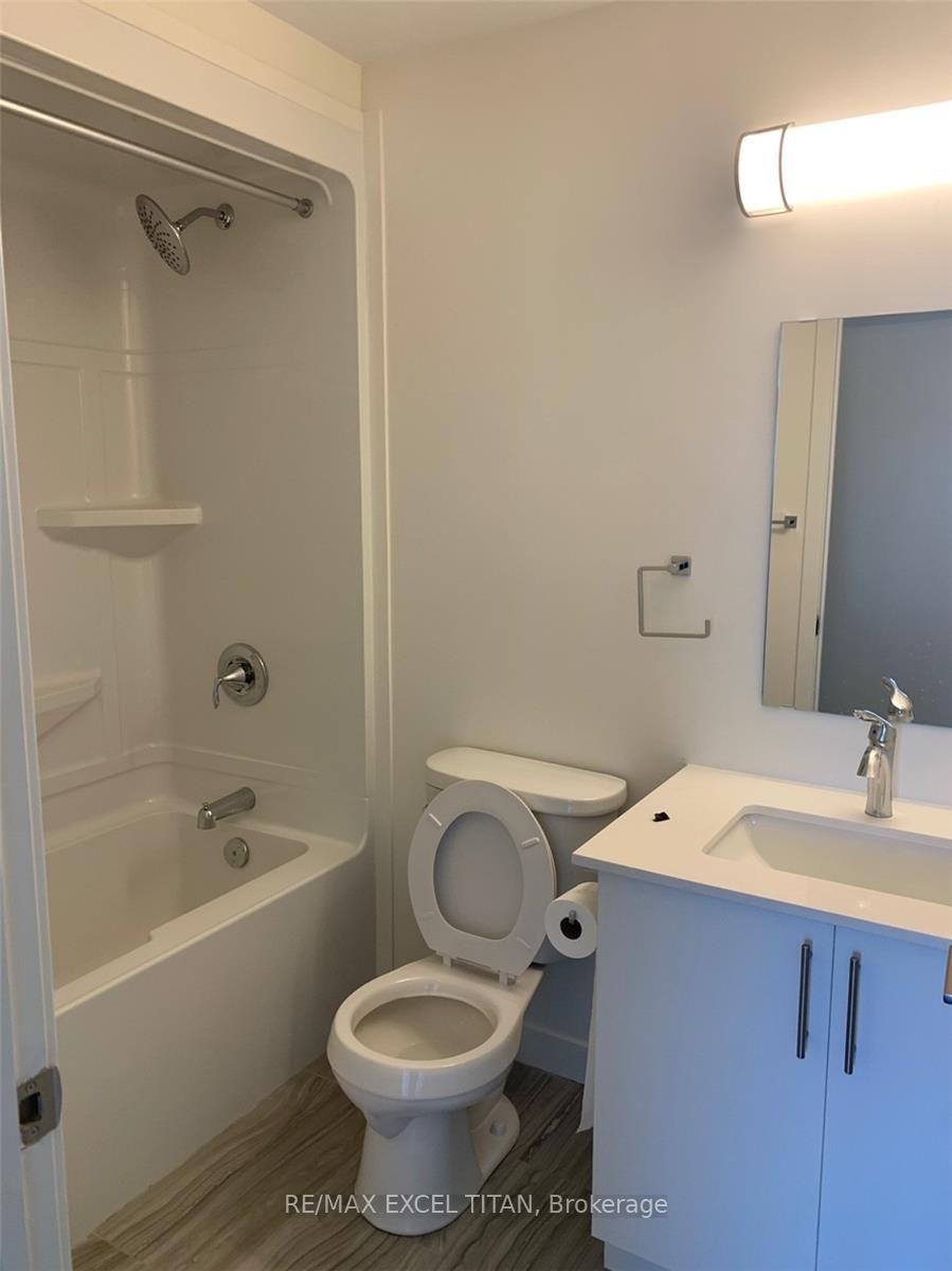 Photo 7 of Unit 901, 128 King Street N, Waterloo, Downtown Waterloo — HOMEH