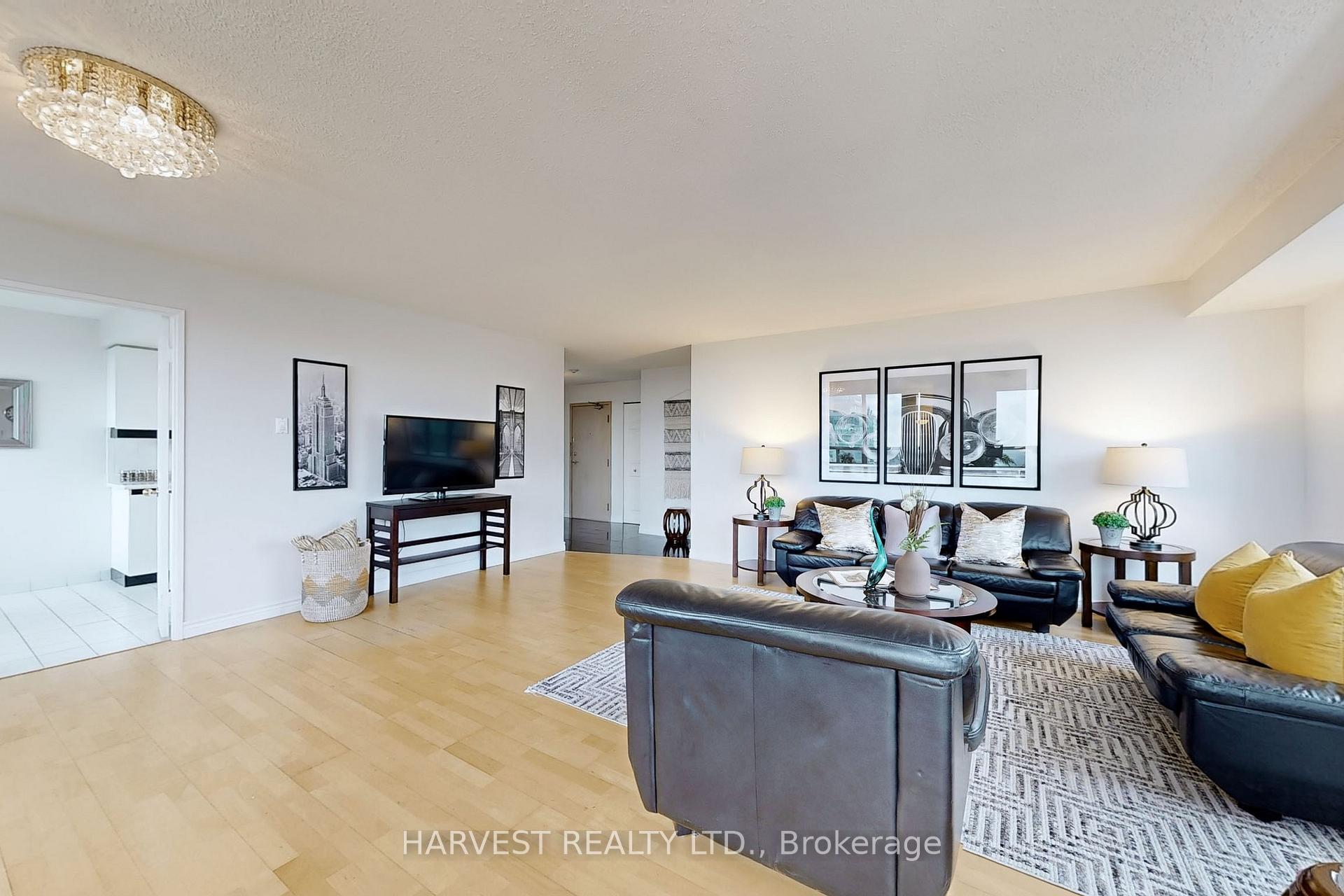 Photo 5 of Unit 1104, 7805 Bayview Avenue, Markham, Aileen-Willowbrook — HOMEH