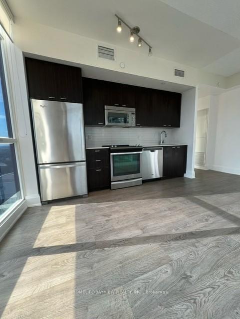 Photo 4 of Unit 2102, 30 Roehampton Avenue, Toronto, Mount Pleasant West — HOMEH