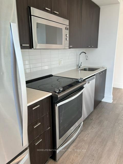 Photo 5 of Unit 2102, 30 Roehampton Avenue, Toronto, Mount Pleasant West — HOMEH