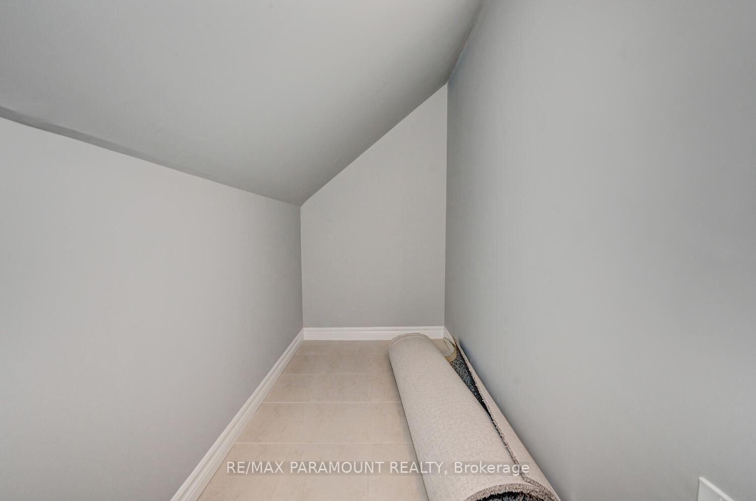 Photo 12 of 144 Wheat Lane, Kitchener, Huron Park — HOMEH