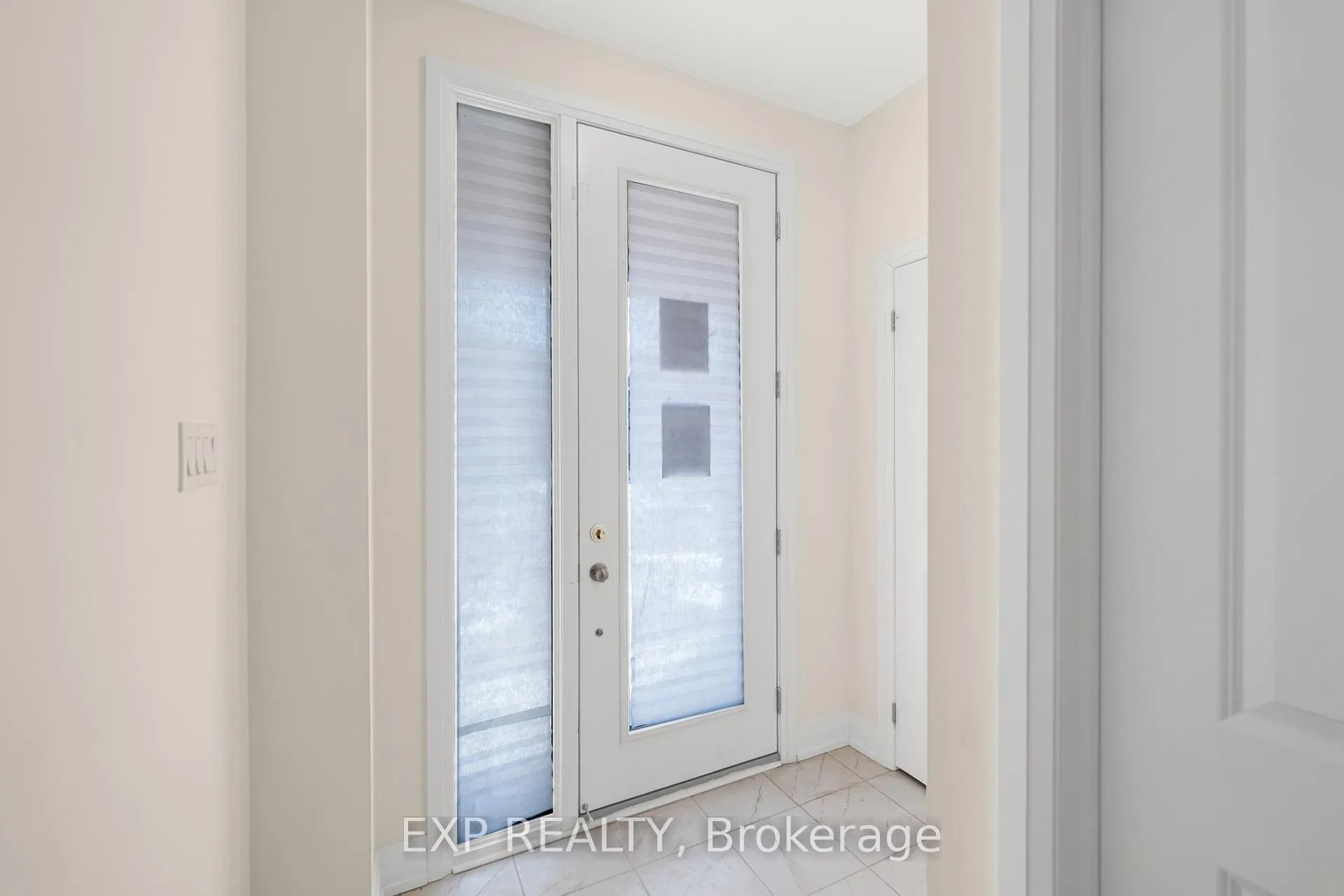 Photo 3 of 20 Daffodil Road, Springwater, Midhurst — HOMEH