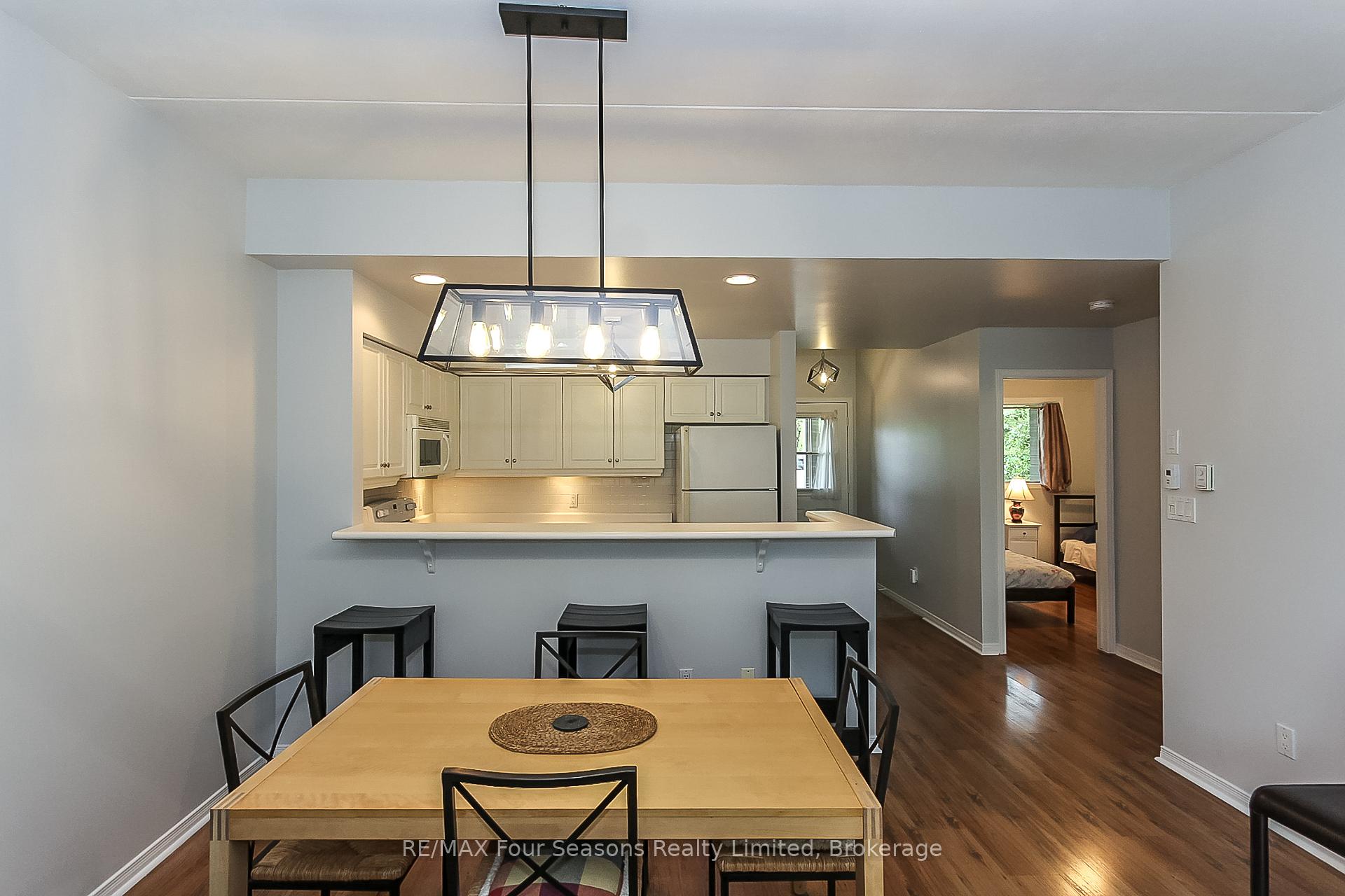 Photo 20 of 919 Cedar Pointe Court, Collingwood — HOMEH