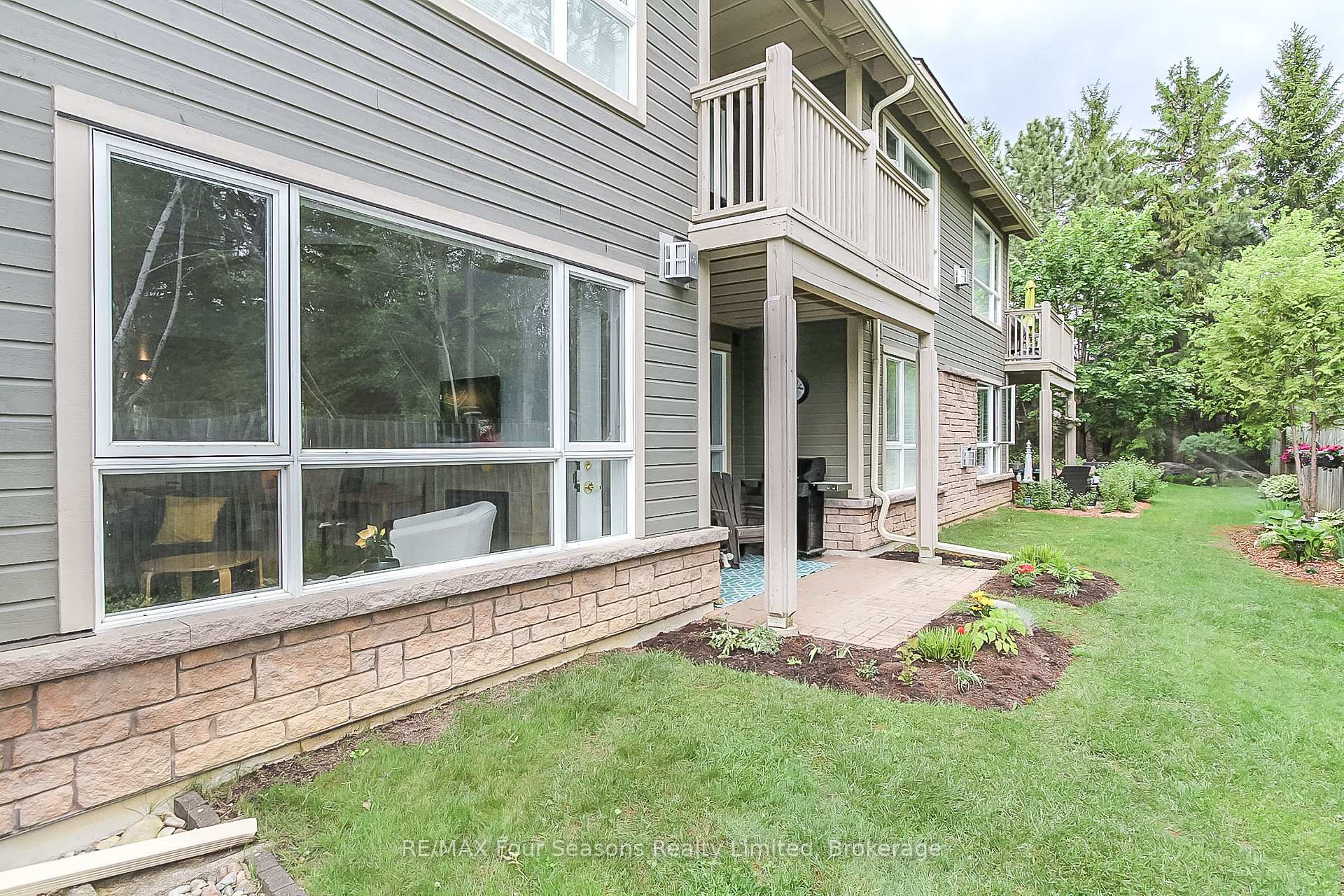 Photo 24 of 919 Cedar Pointe Court, Collingwood — HOMEH