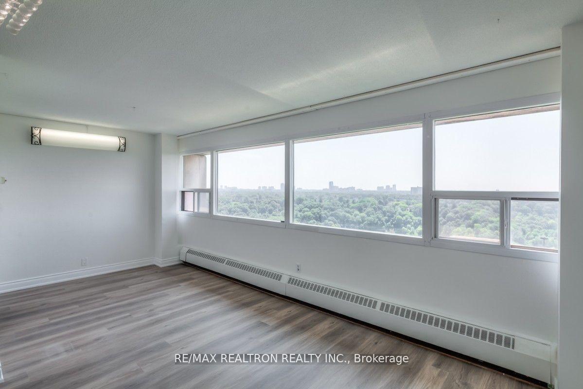 Photo 5 of Unit 1904, 100 Leeward Glenway, Toronto, Flemingdon Park — HOMEH
