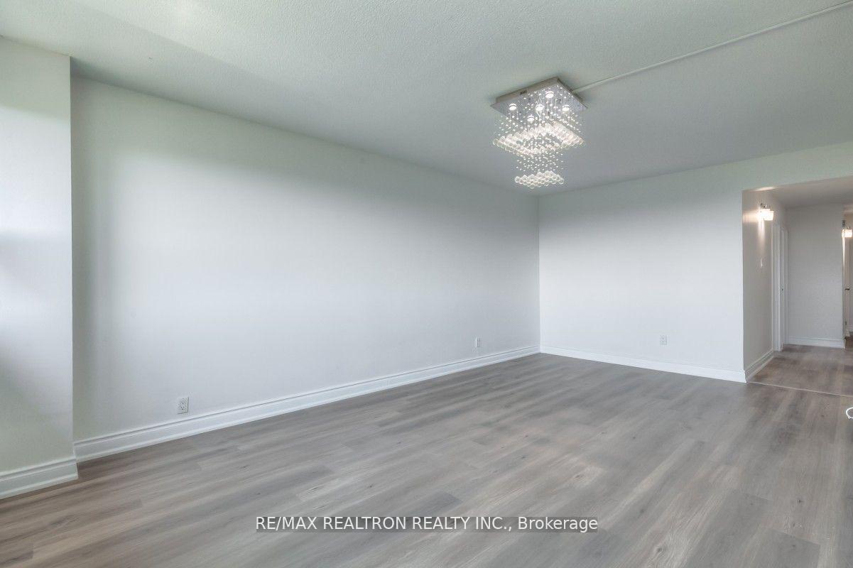 Photo 6 of Unit 1904, 100 Leeward Glenway, Toronto, Flemingdon Park — HOMEH