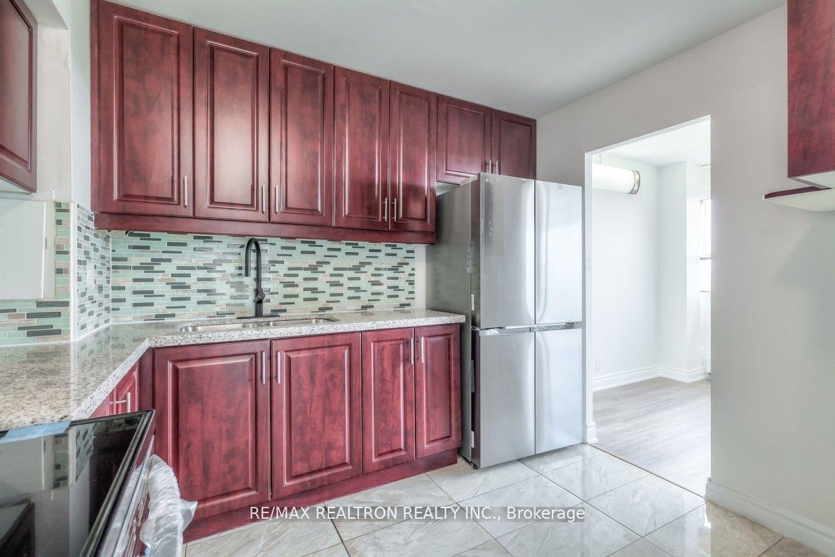 Photo 8 of Unit 1904, 100 Leeward Glenway, Toronto, Flemingdon Park — HOMEH