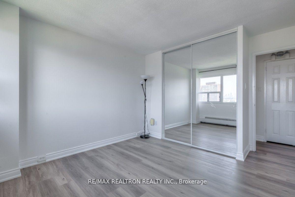 Photo 11 of Unit 1904, 100 Leeward Glenway, Toronto, Flemingdon Park — HOMEH