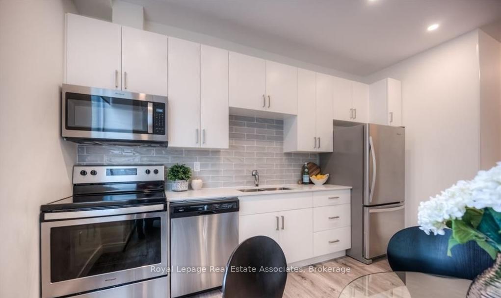 Photo 5 of Unit 1003, 100 Garment Street, Kitchener, City Commercial Core — HOMEH