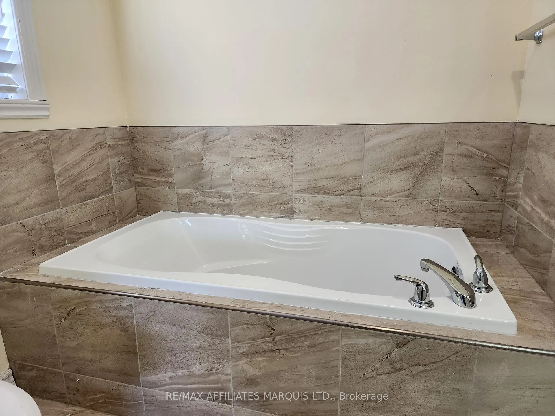 Photo 17 of 70 Forestdale Crescent, Cornwall — HOMEH