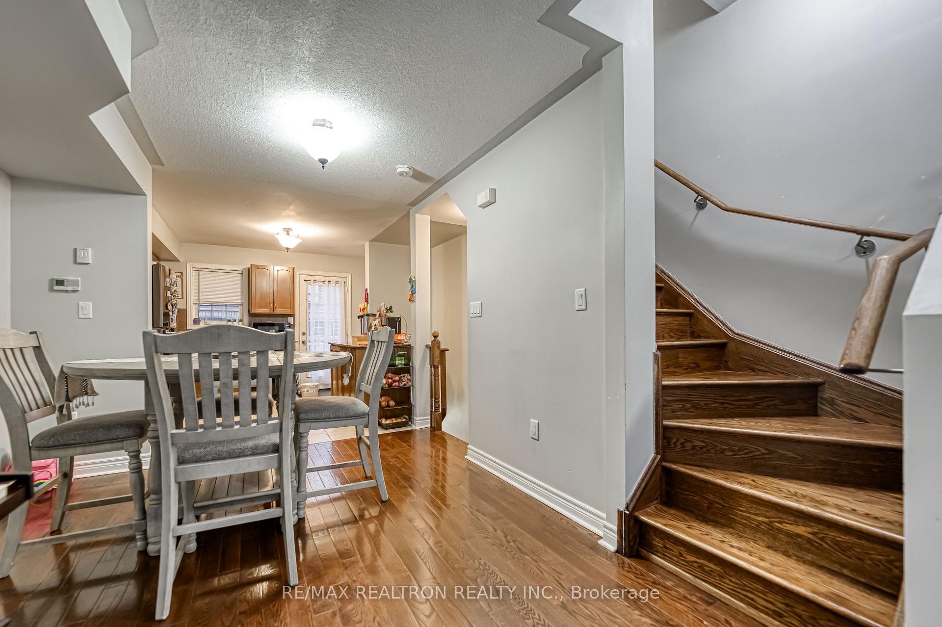 Photo 7 of 29 Cooperage Lane, Ajax, Central — HOMEH