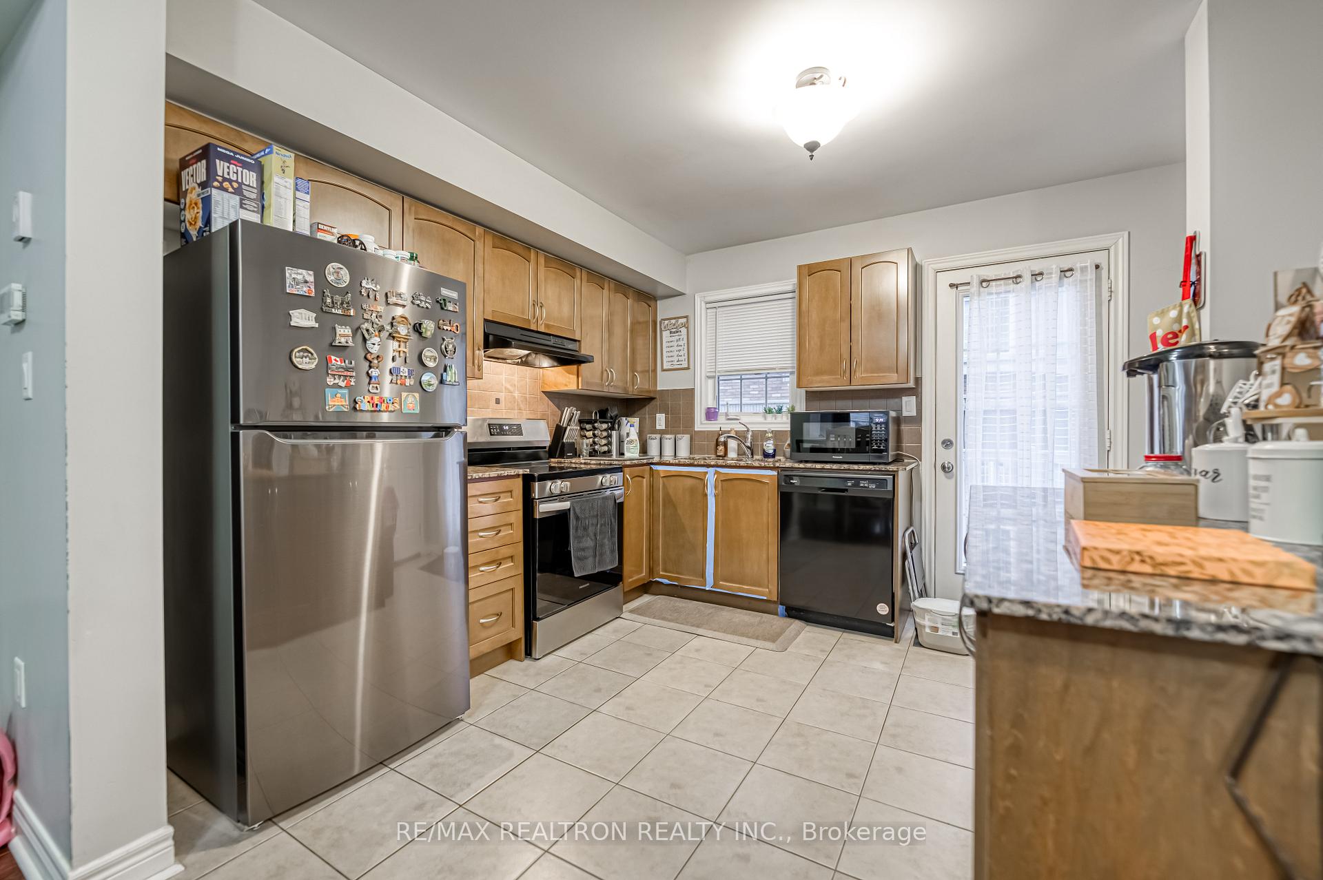 Photo 9 of 29 Cooperage Lane, Ajax, Central — HOMEH