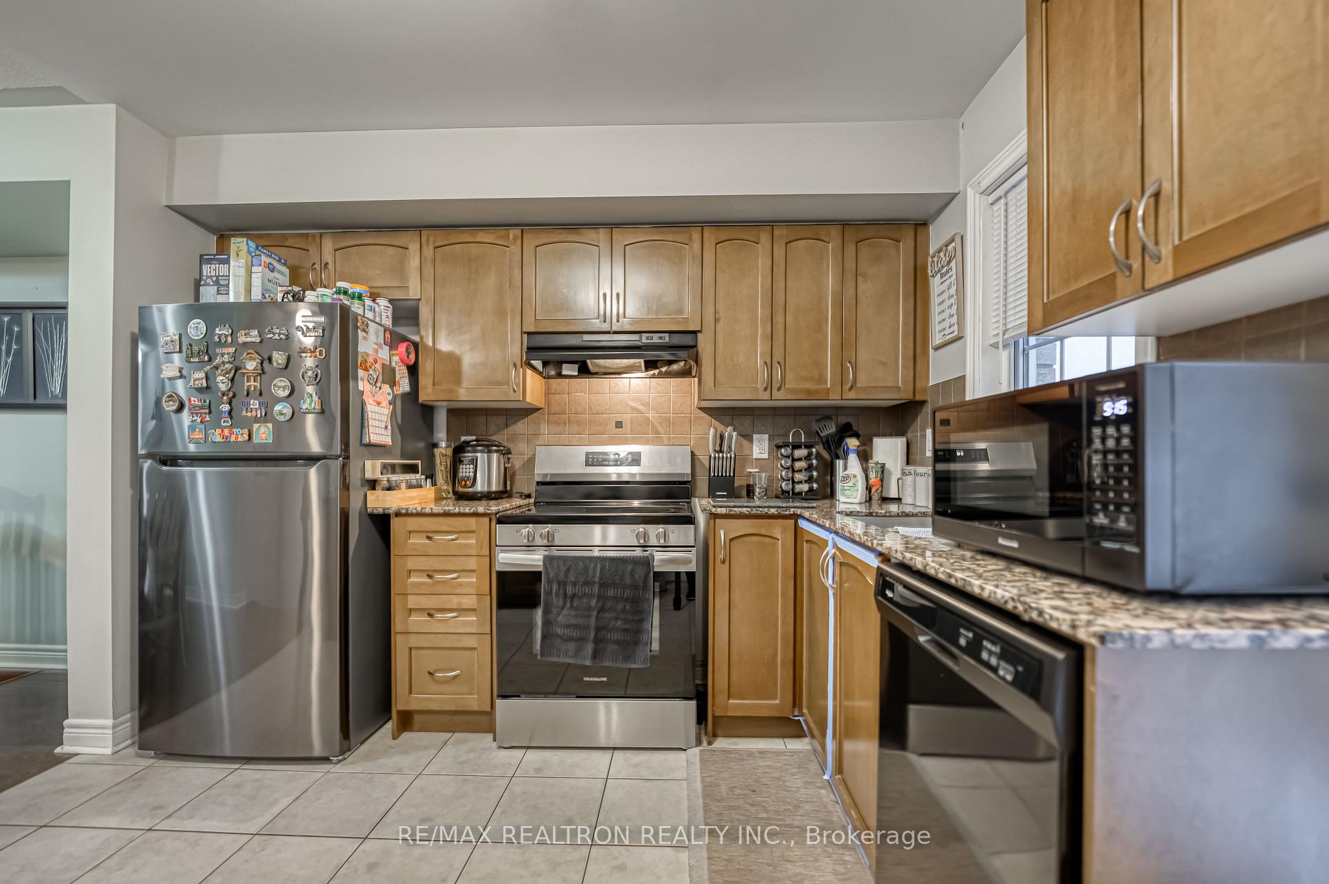 Photo 11 of 29 Cooperage Lane, Ajax, Central — HOMEH