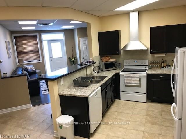 Photo 4 of Unit B, 15 Lake Street, Grimsby, Grimsby Beach — HOMEH