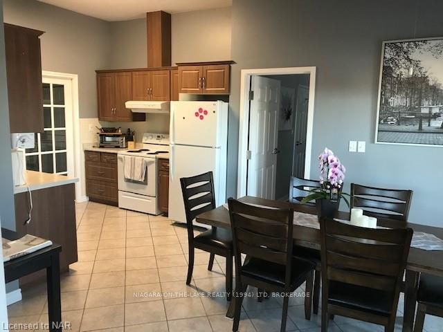 Photo 7 of Unit B, 15 Lake Street, Grimsby, Grimsby Beach — HOMEH