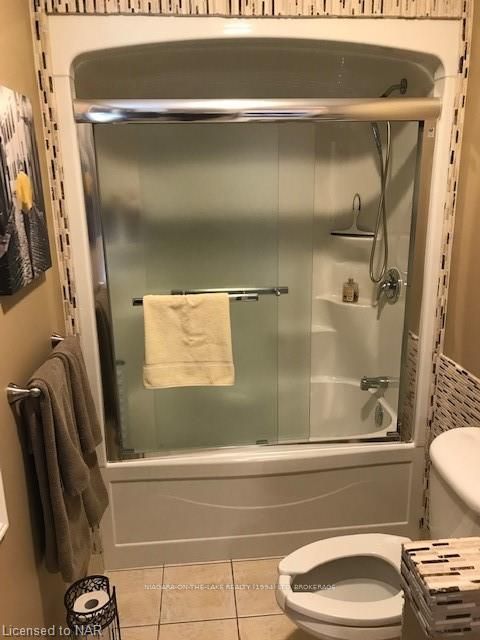 Photo 8 of Unit B, 15 Lake Street, Grimsby, Grimsby Beach — HOMEH